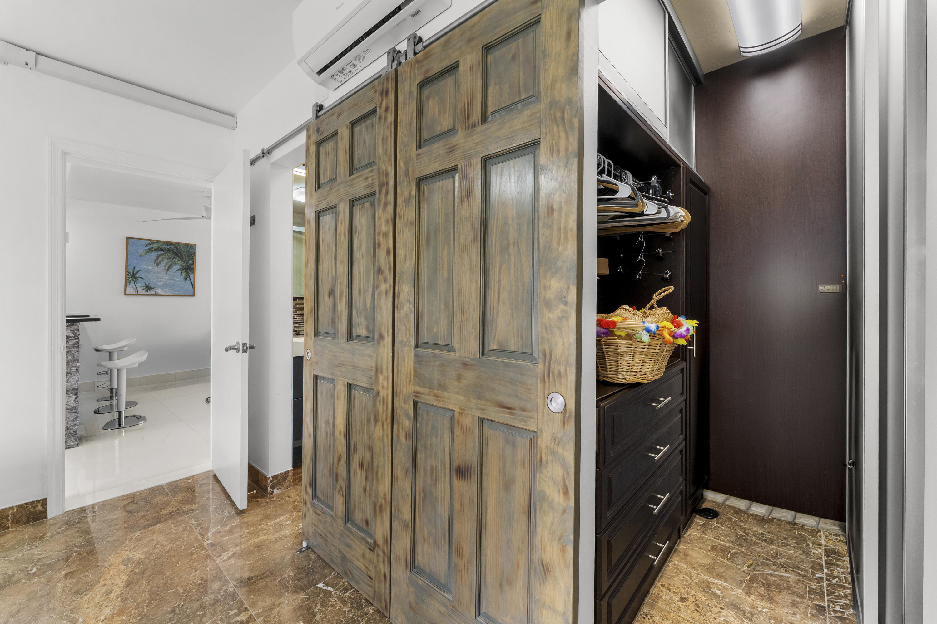 HILLSBORO MILE OCEAN APTS SEC 3 - Residential