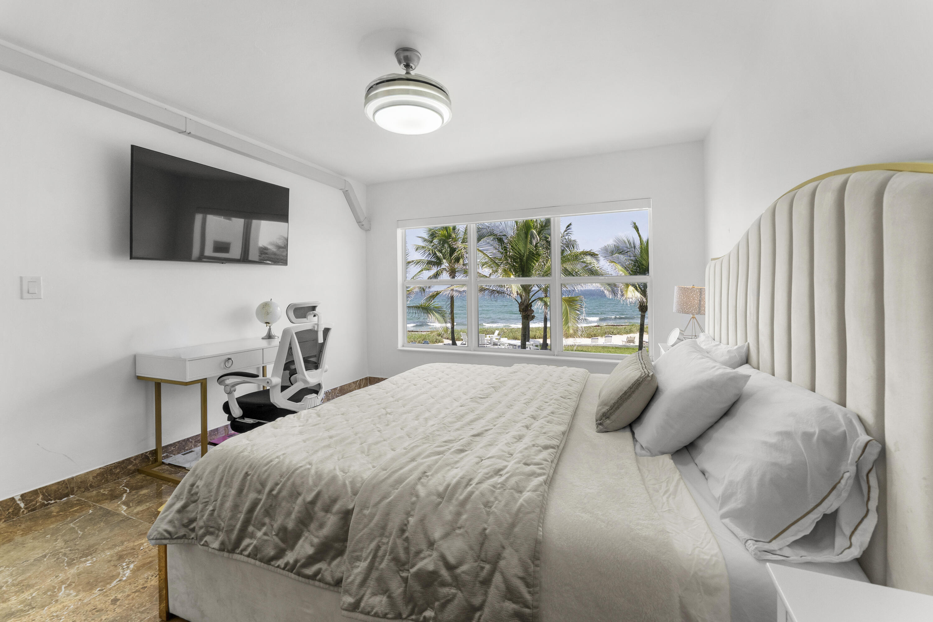 HILLSBORO MILE OCEAN APTS SEC 3 - Residential