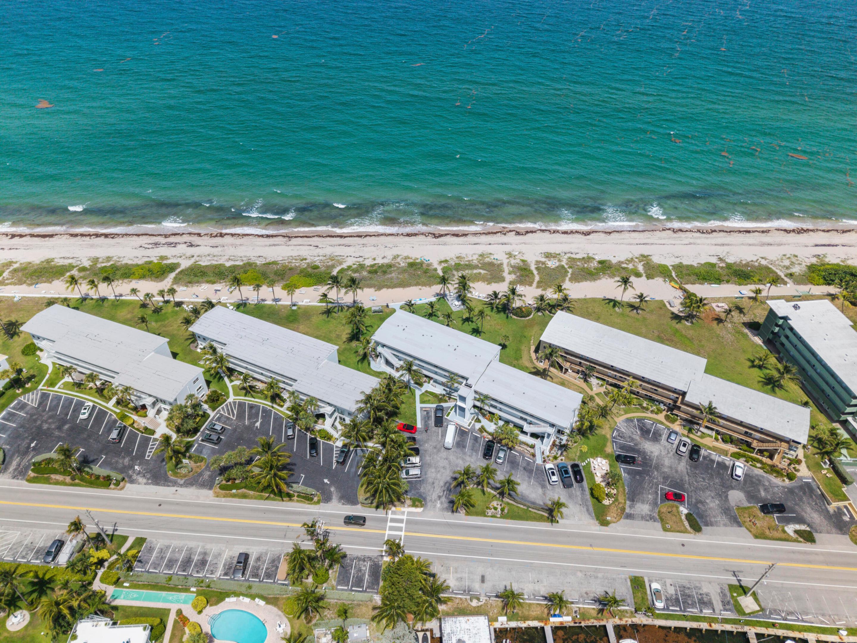 HILLSBORO MILE OCEAN APTS SEC 3 - Residential
