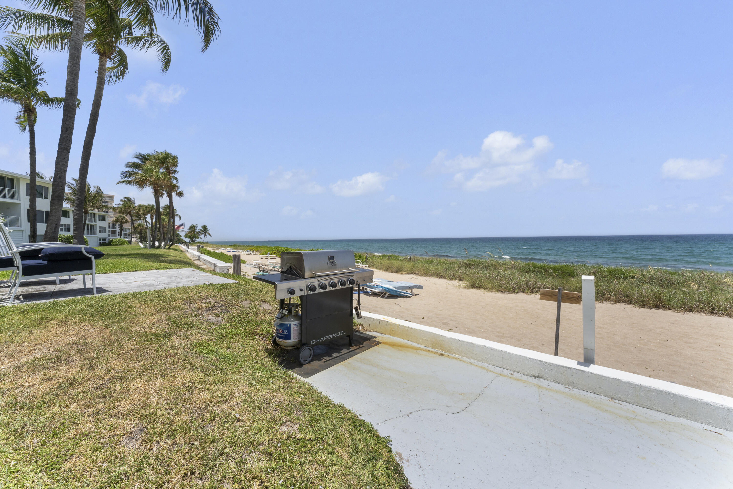 HILLSBORO MILE OCEAN APTS SEC 3 - Residential