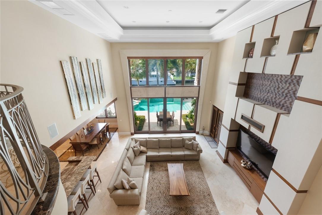 SEVEN ISLES - Residential