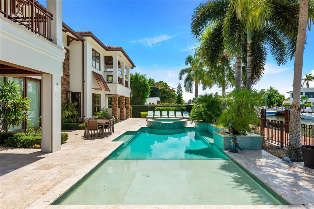 SEVEN ISLES - Residential