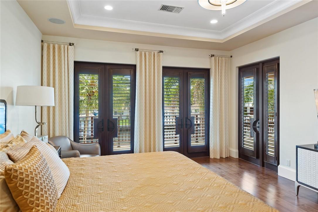 SEVEN ISLES - Residential