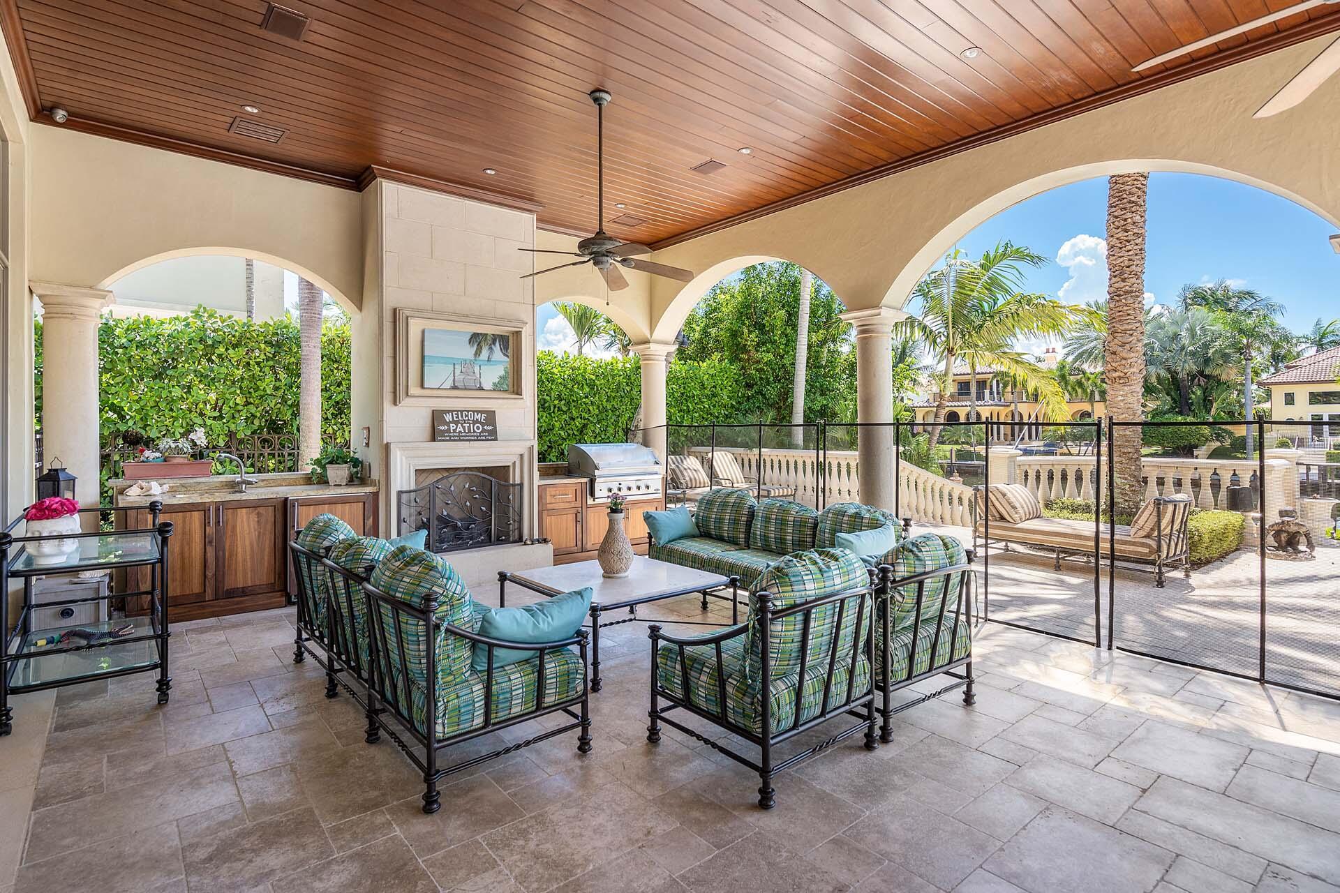 ROYAL PALM YACHT & COUNTRY CLUB - Residential
