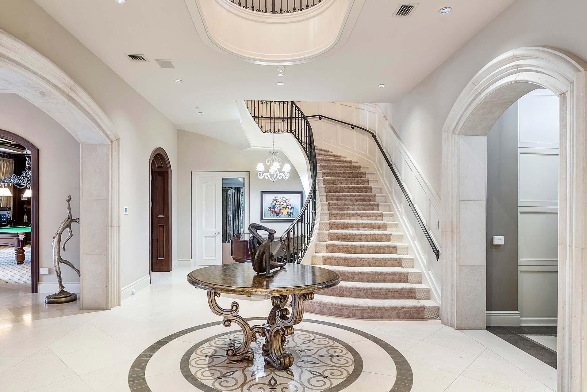 ROYAL PALM YACHT & COUNTRY CLUB - Residential