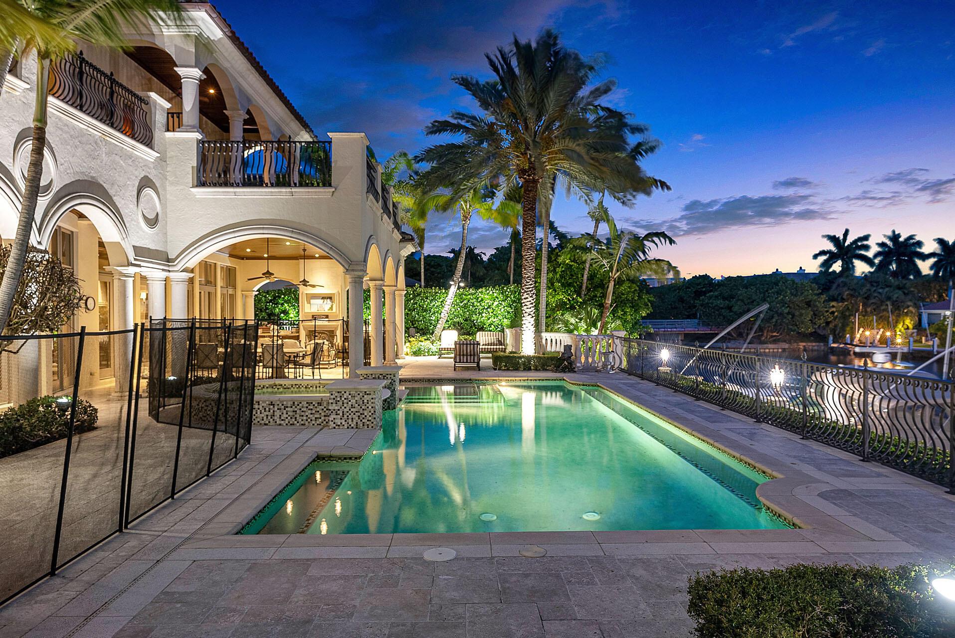 ROYAL PALM YACHT & COUNTRY CLUB - Residential