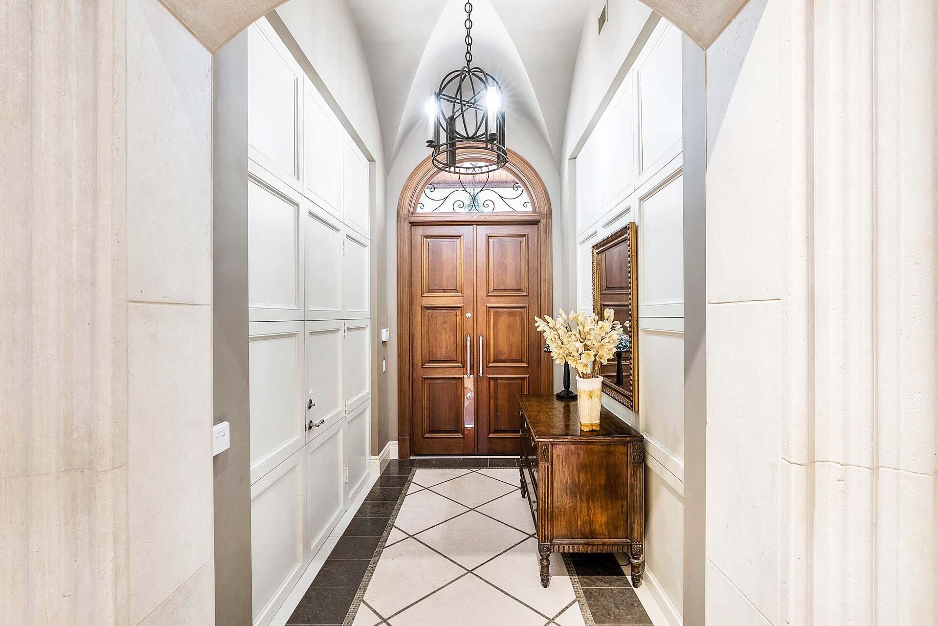 ROYAL PALM YACHT & COUNTRY CLUB - Residential