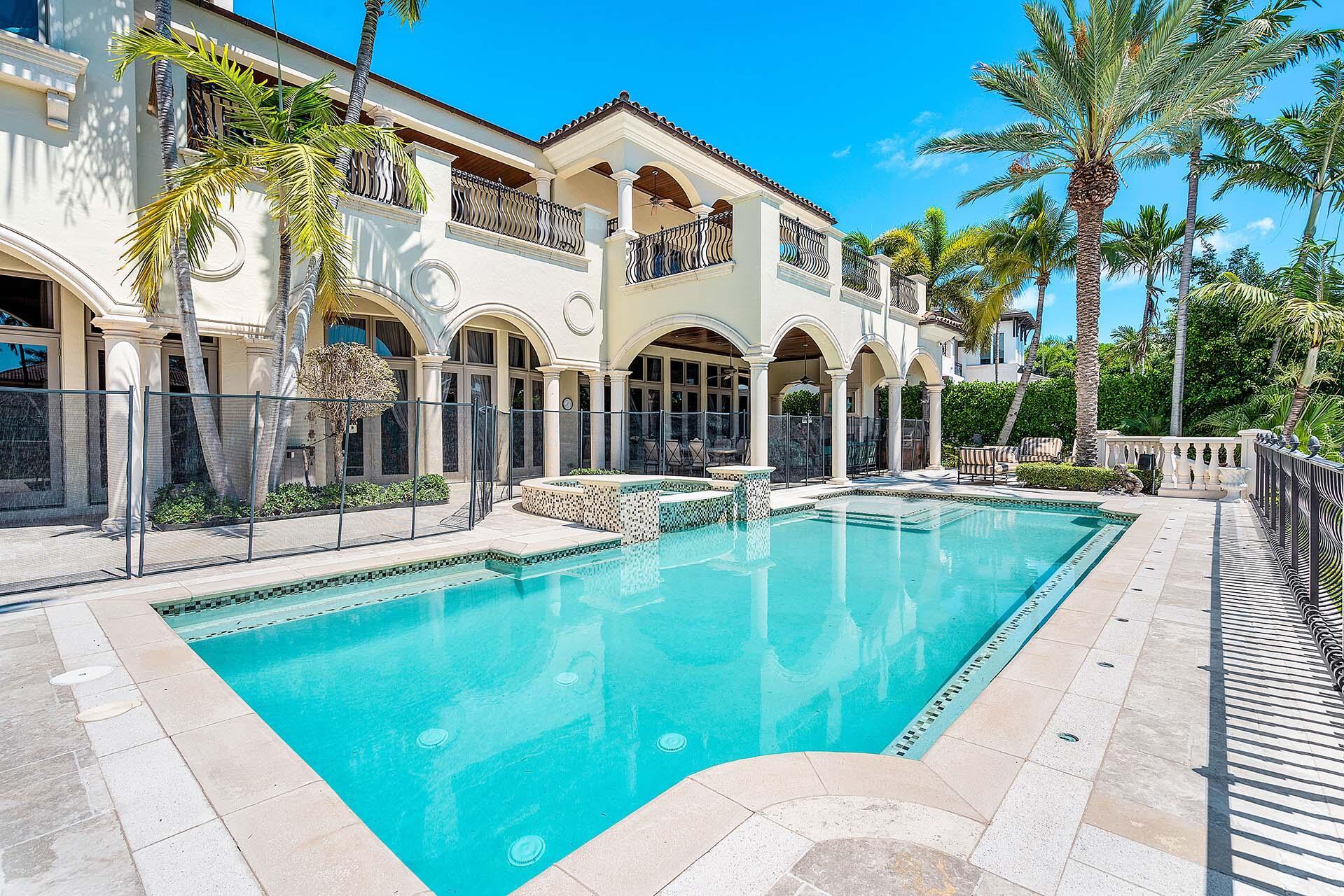 ROYAL PALM YACHT & COUNTRY CLUB - Residential
