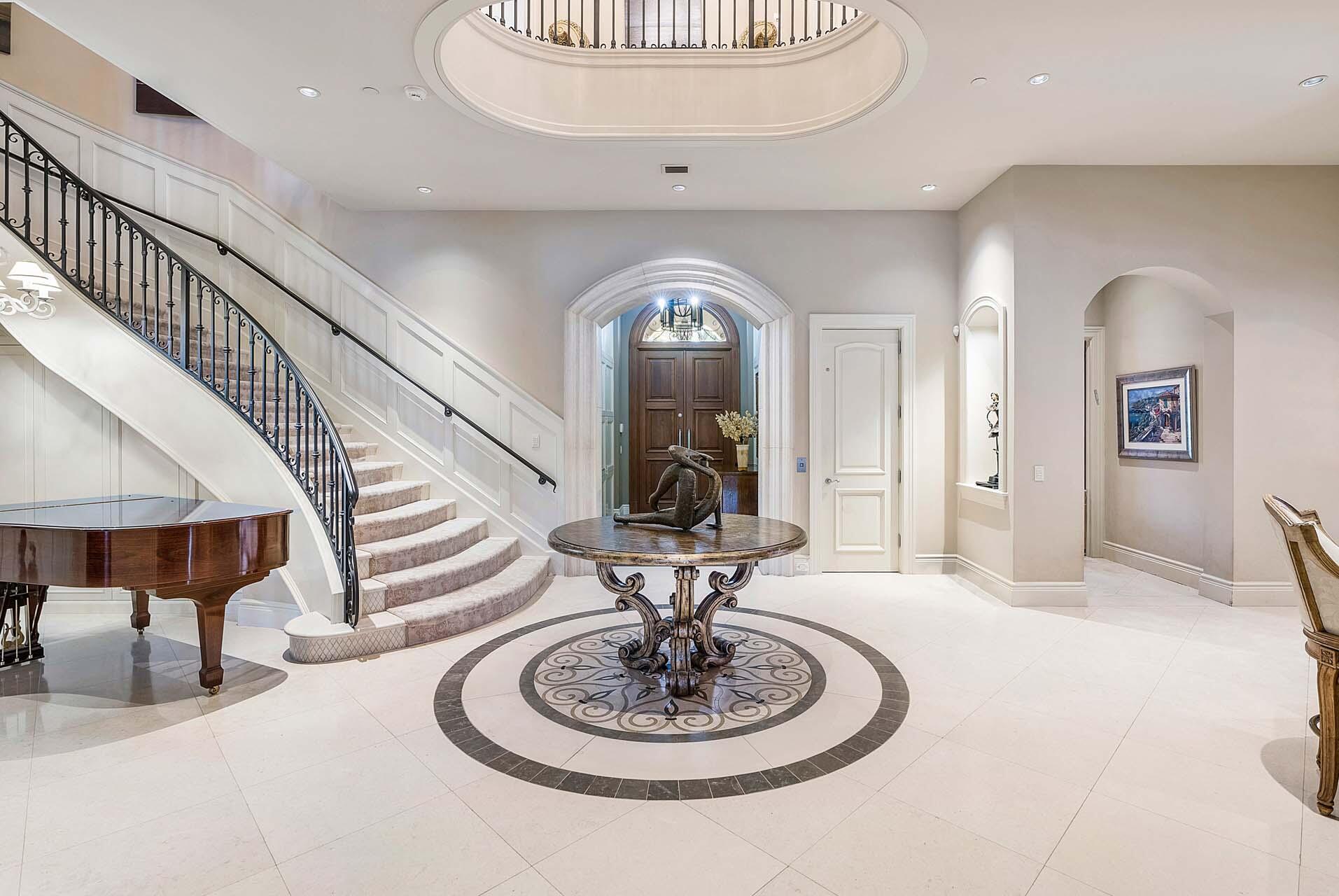 ROYAL PALM YACHT & COUNTRY CLUB - Residential