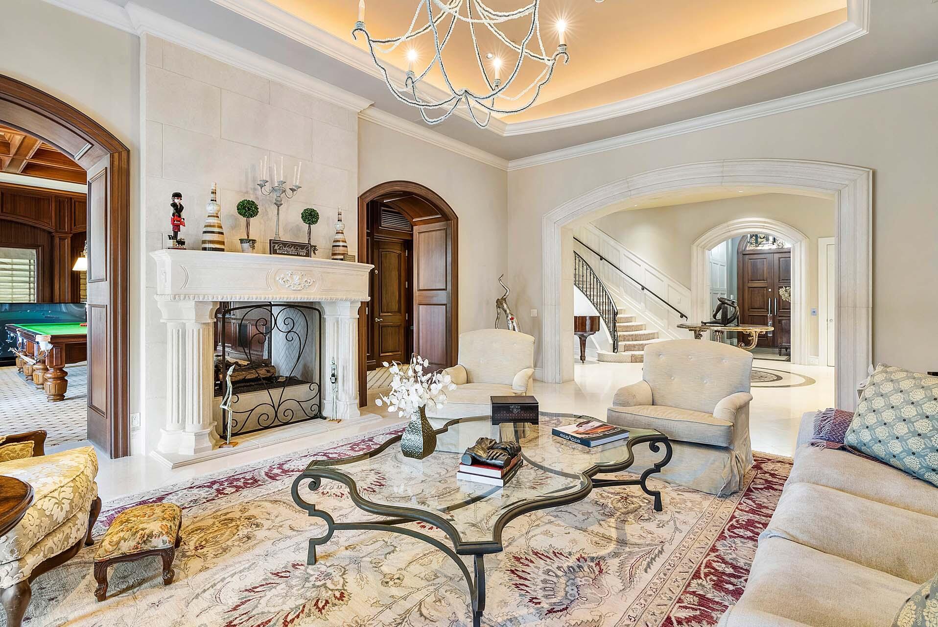 ROYAL PALM YACHT & COUNTRY CLUB - Residential