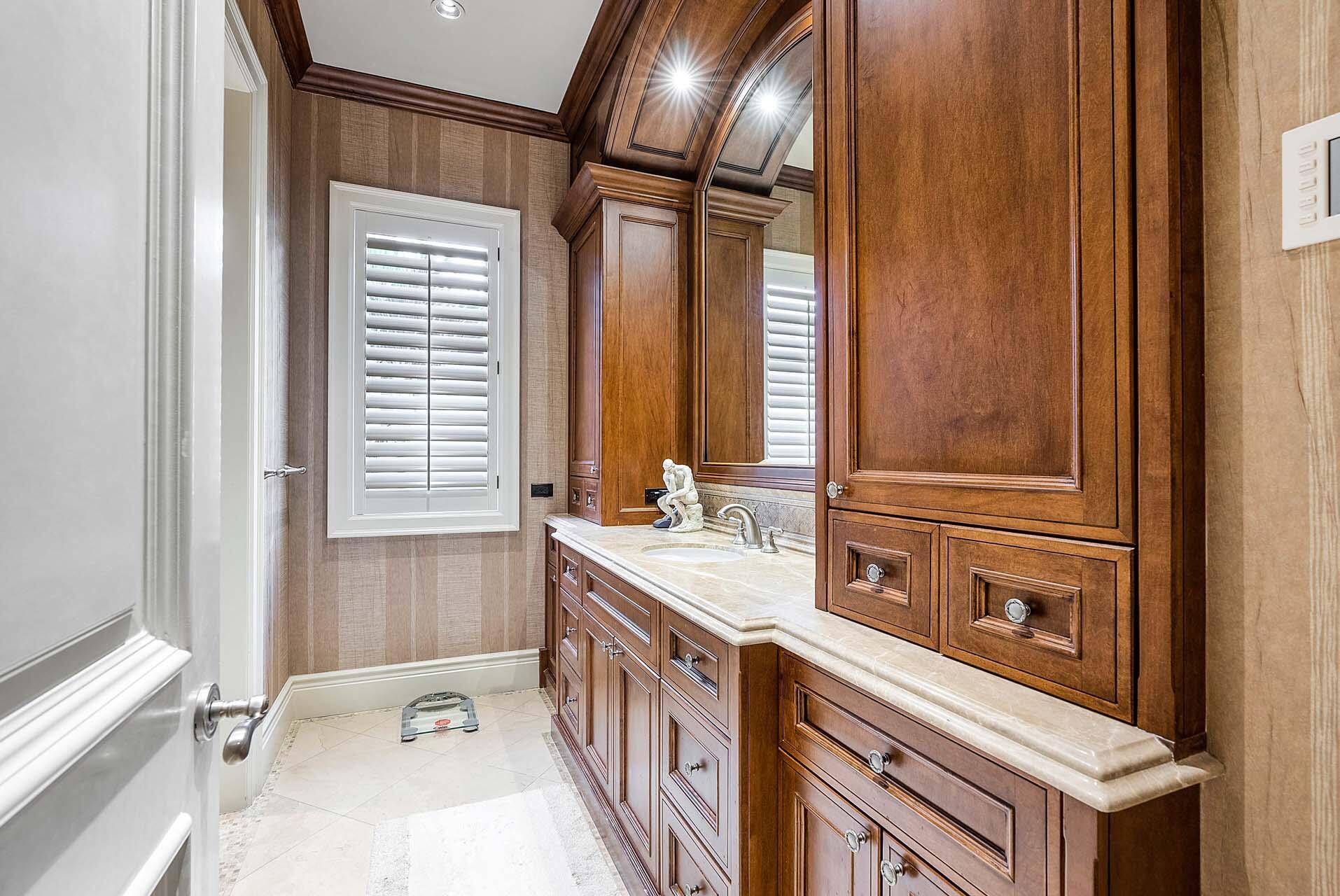 ROYAL PALM YACHT & COUNTRY CLUB - Residential