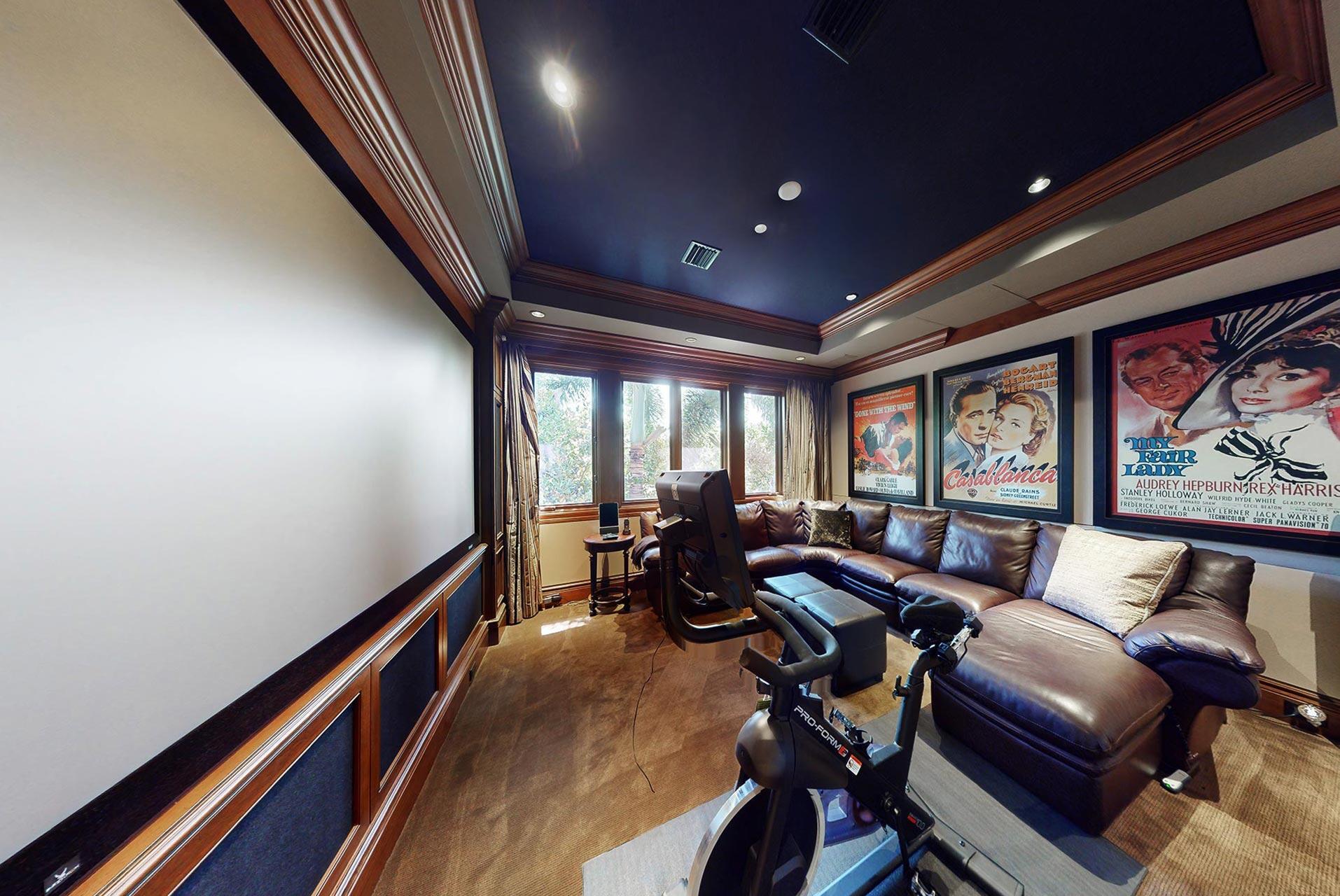 ROYAL PALM YACHT & COUNTRY CLUB - Residential