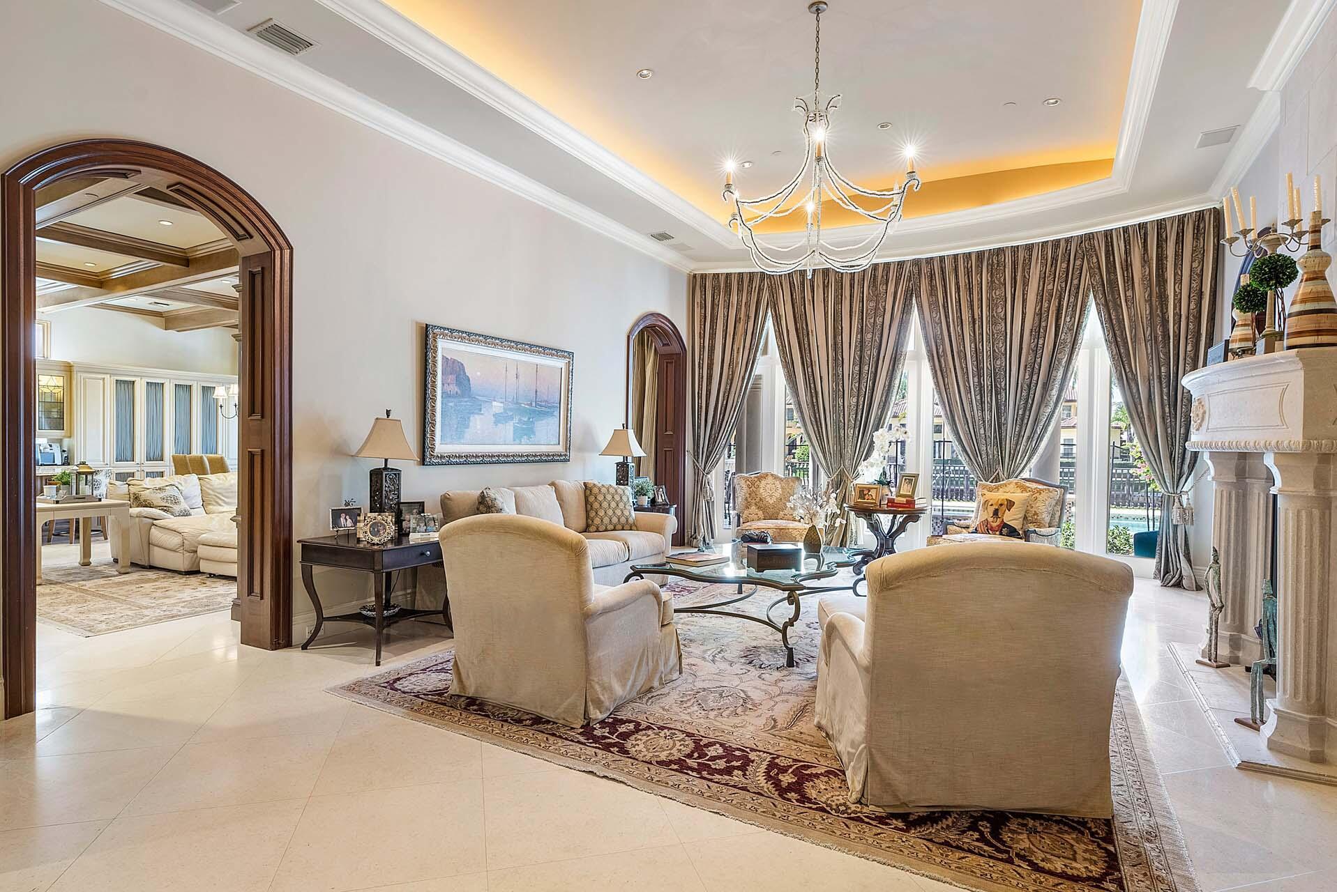 ROYAL PALM YACHT & COUNTRY CLUB - Residential