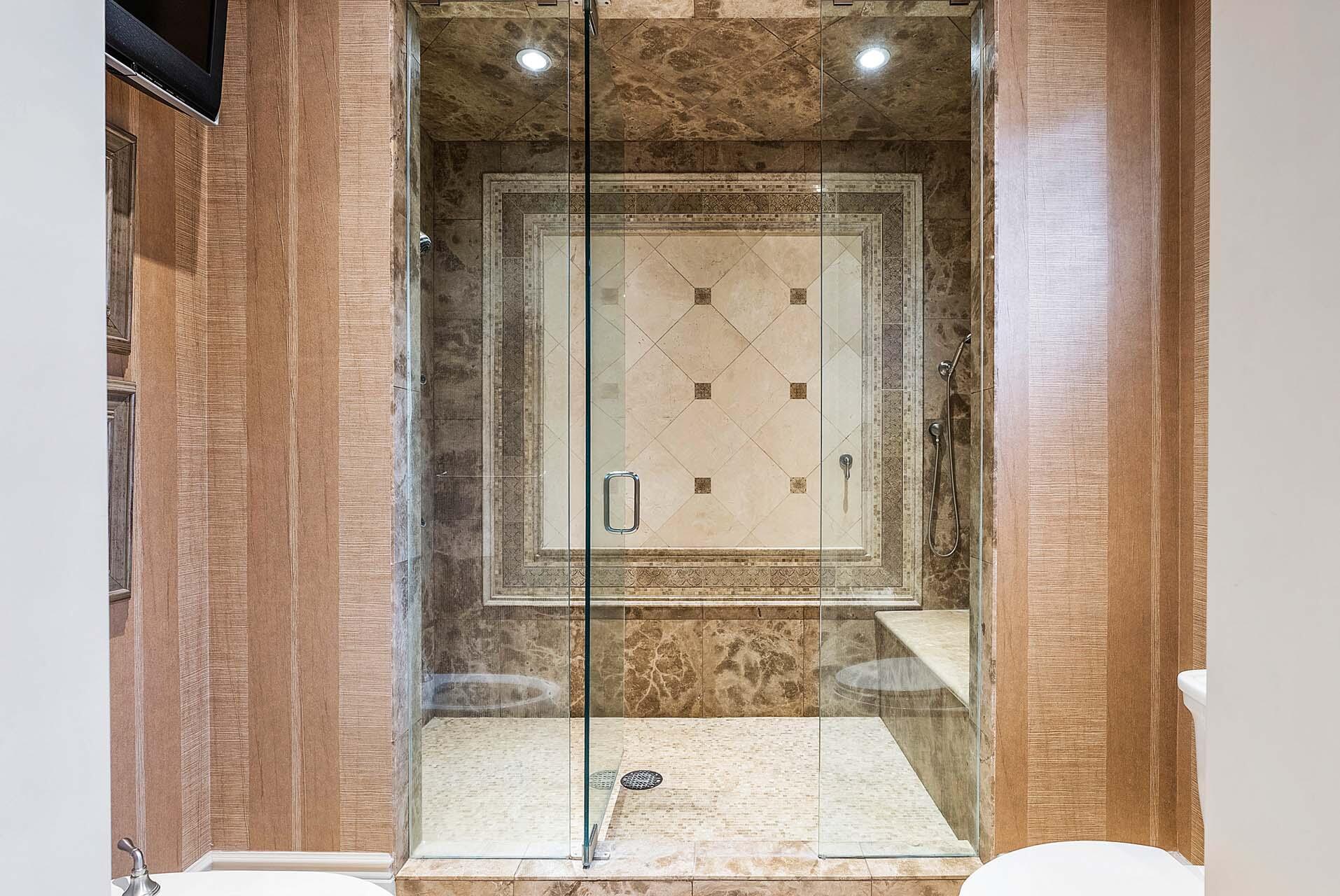 ROYAL PALM YACHT & COUNTRY CLUB - Residential