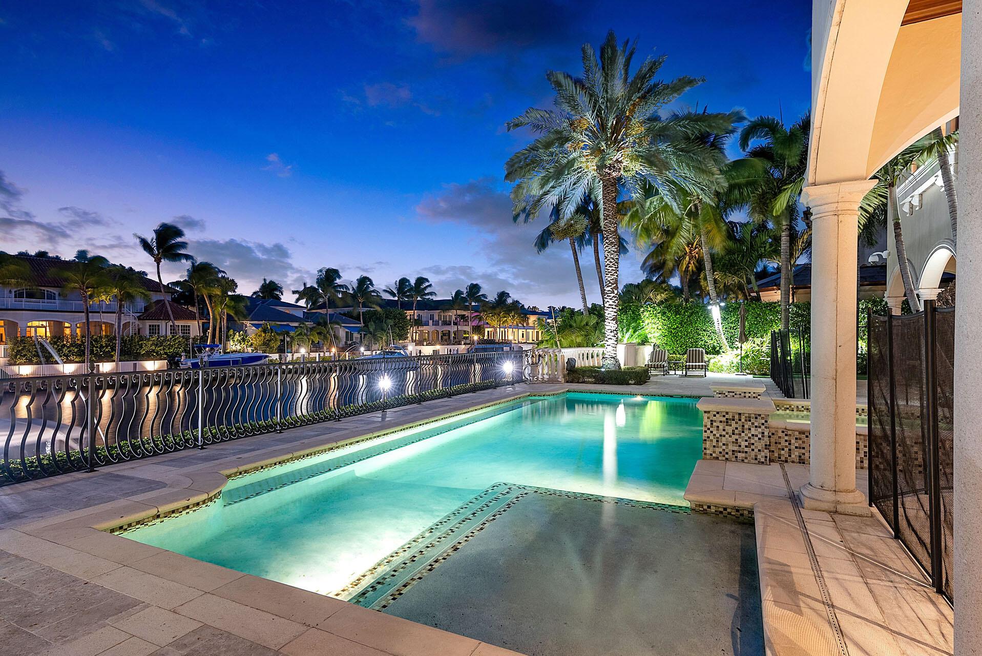 ROYAL PALM YACHT & COUNTRY CLUB - Residential