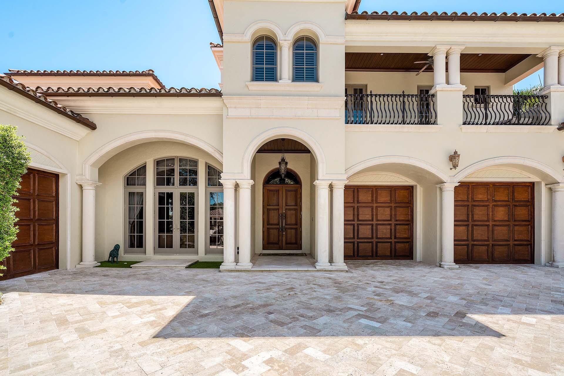 ROYAL PALM YACHT & COUNTRY CLUB - Residential
