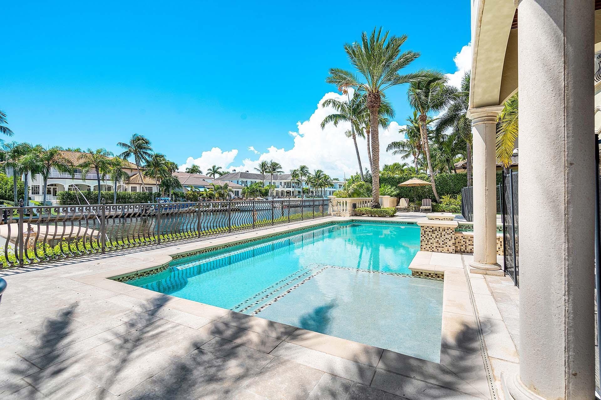 ROYAL PALM YACHT & COUNTRY CLUB - Residential