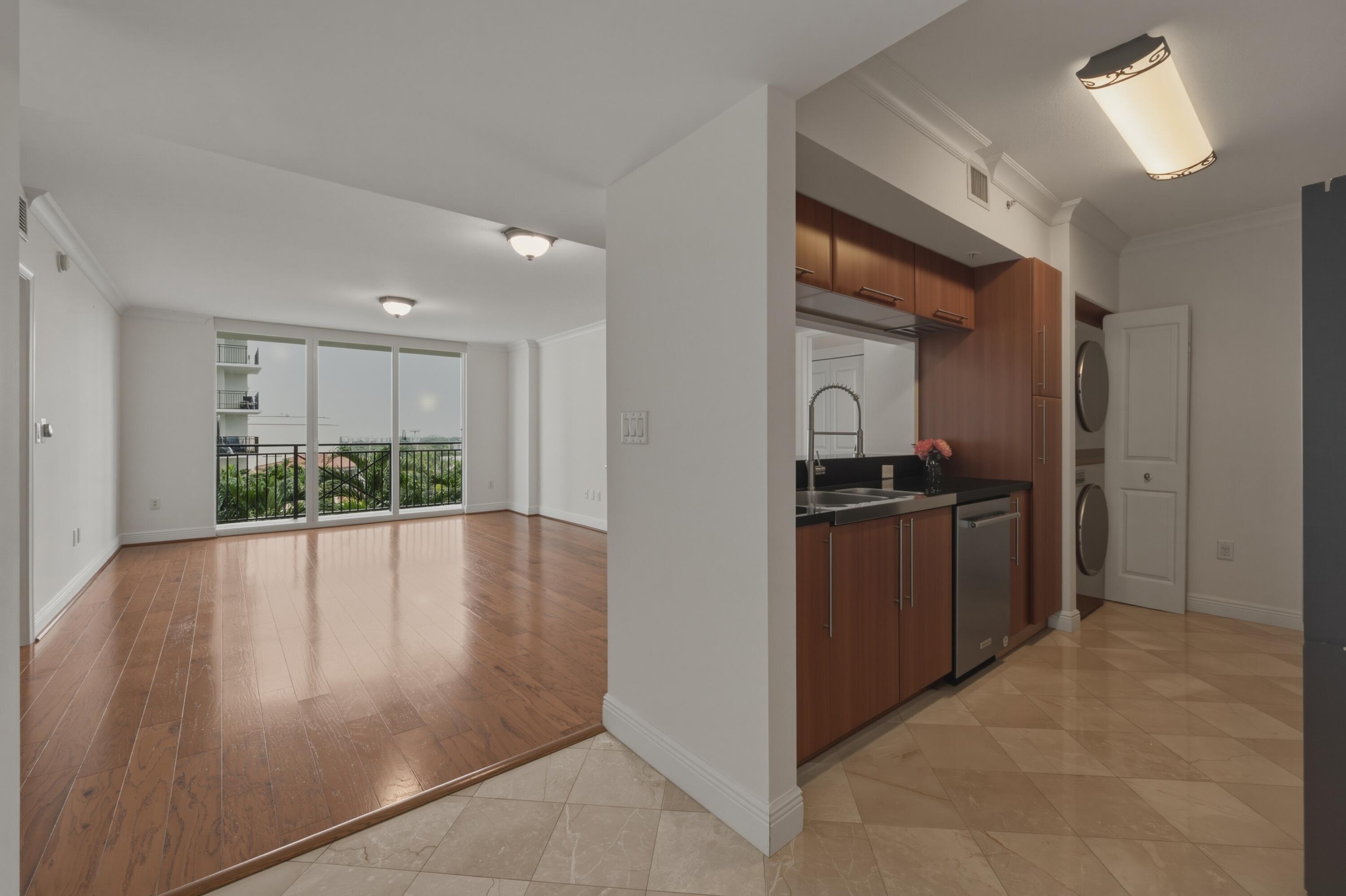 SYMPHONY SOUTH CONDO - Residential