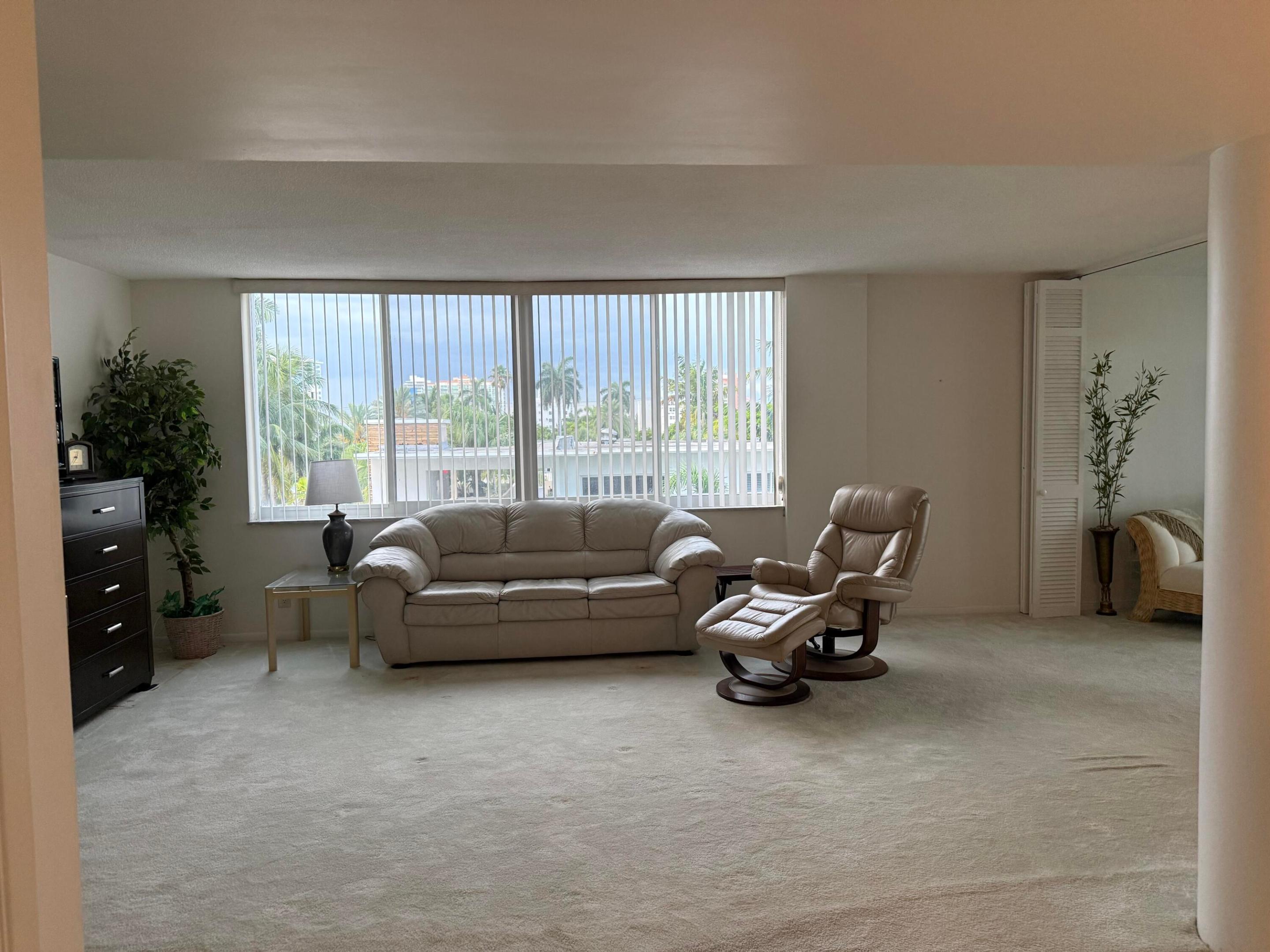 BRITANNIA CONDO - Residential Lease
