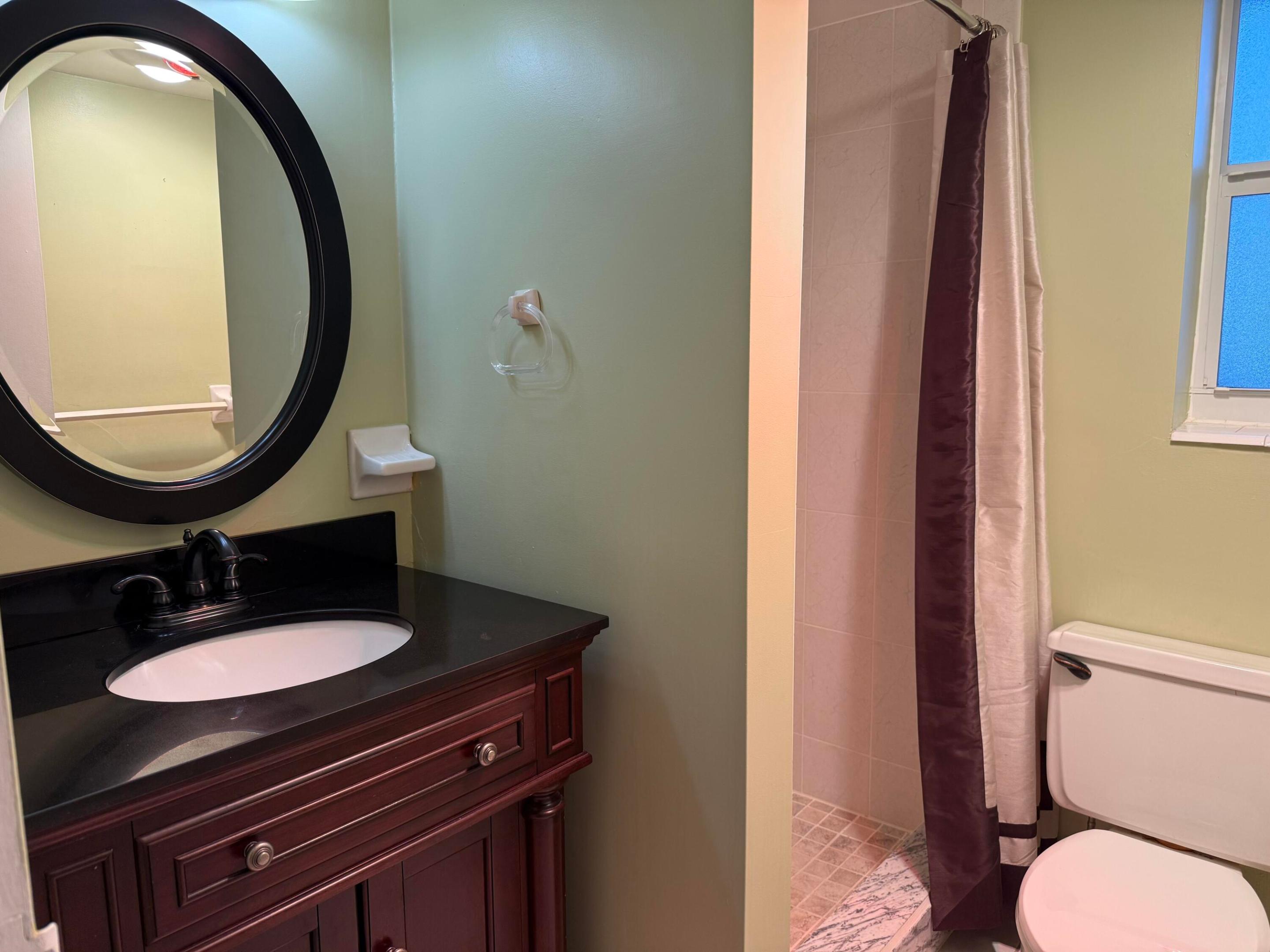 BRITANNIA CONDO - Residential Lease
