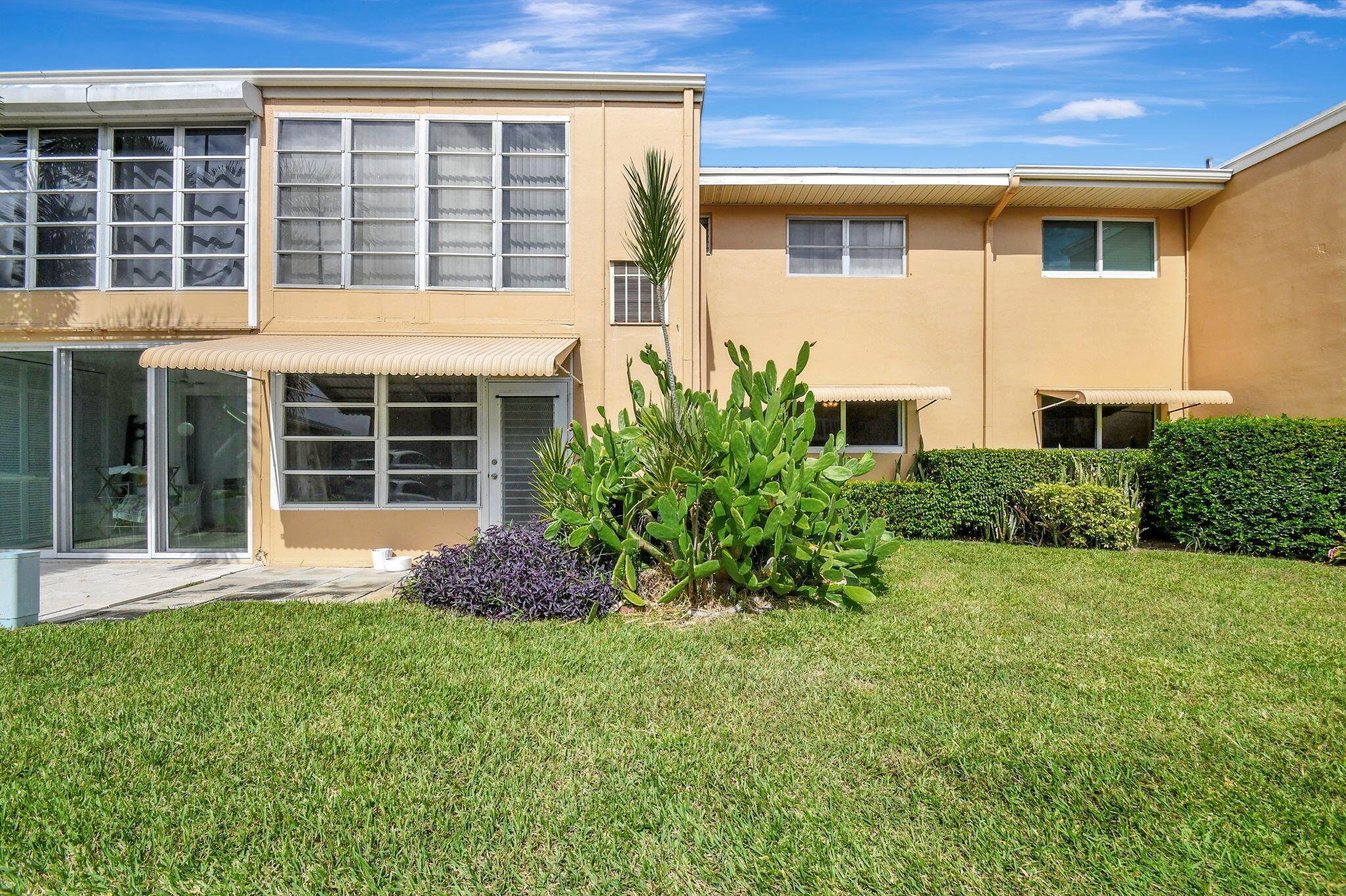 VILLAGE ROYALE CONDO 2 - Residential Lease