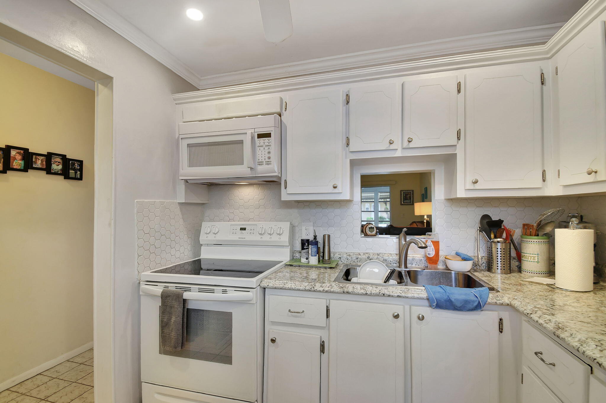 VILLAGE ROYALE CONDO 2 - Residential Lease