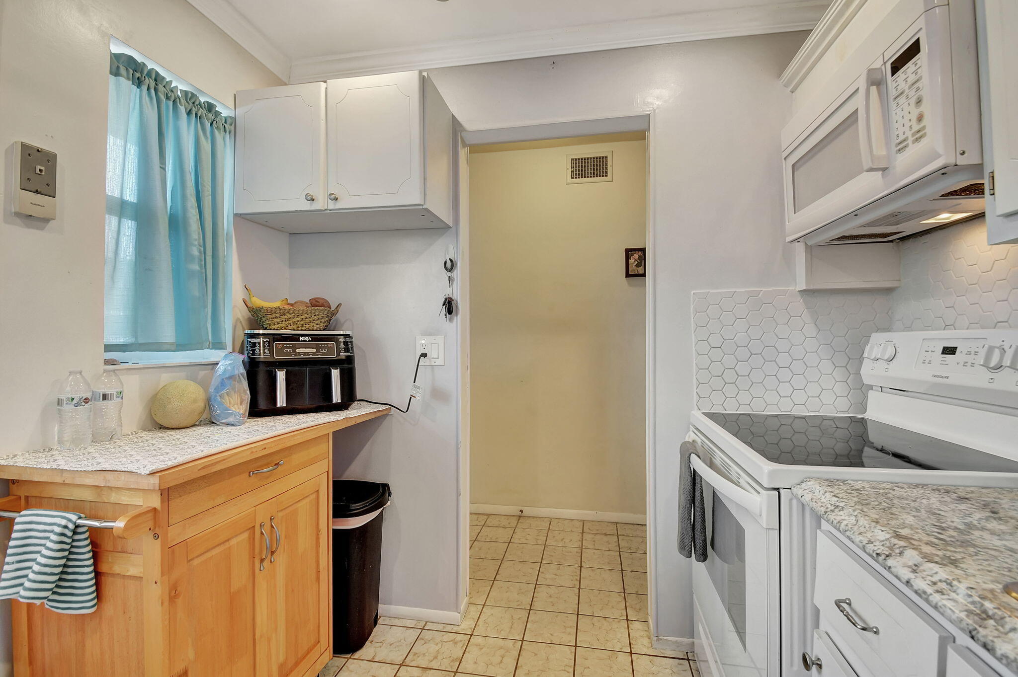 VILLAGE ROYALE CONDO 2 - Residential Lease
