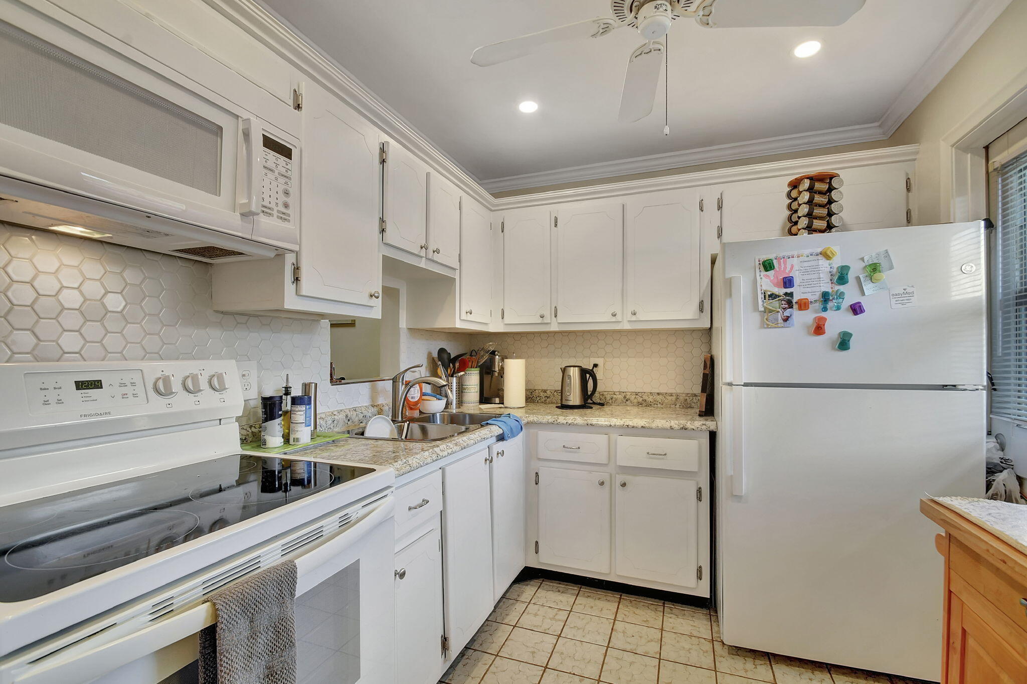VILLAGE ROYALE CONDO 2 - Residential Lease