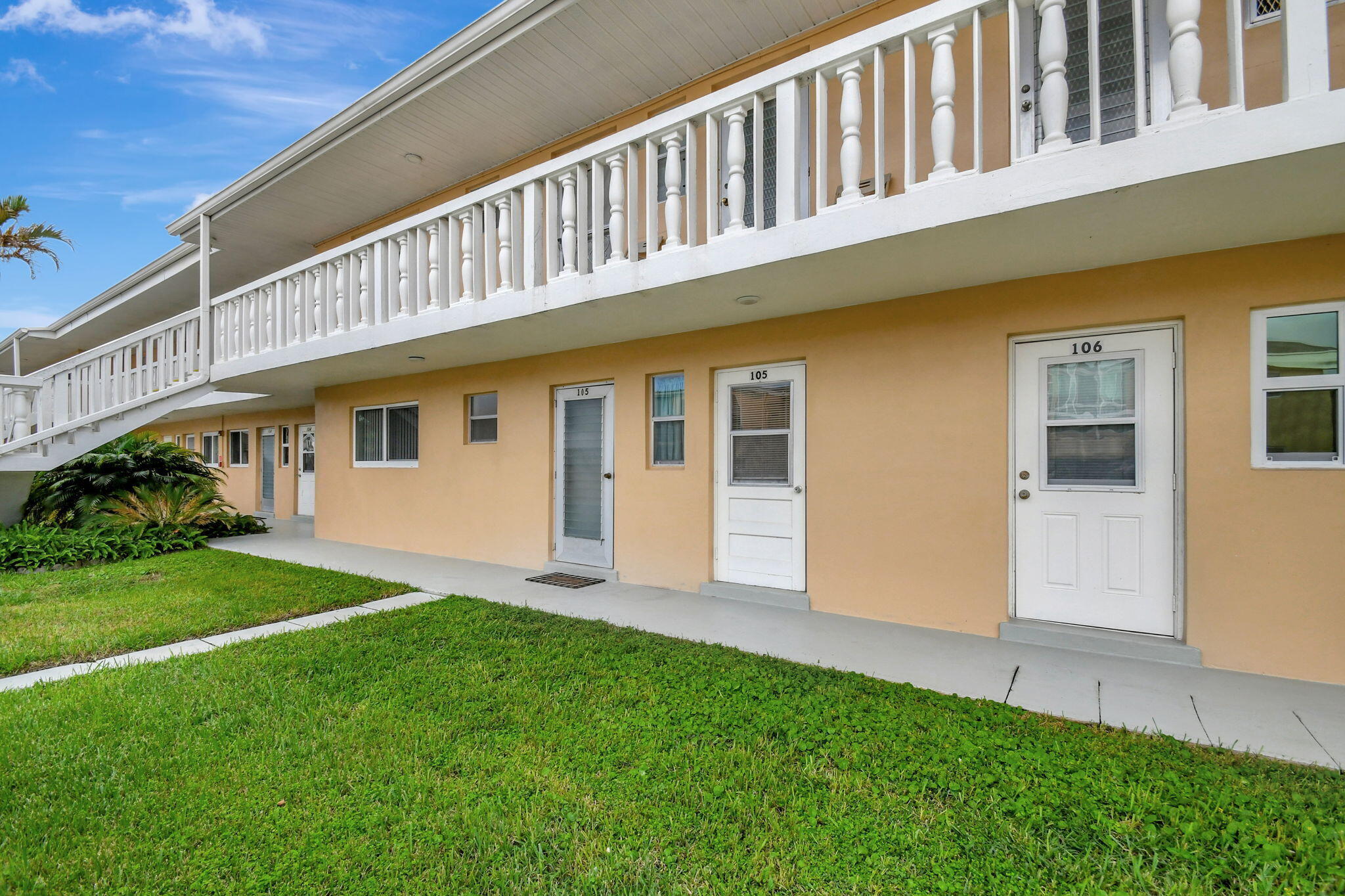VILLAGE ROYALE CONDO 2 - Residential Lease