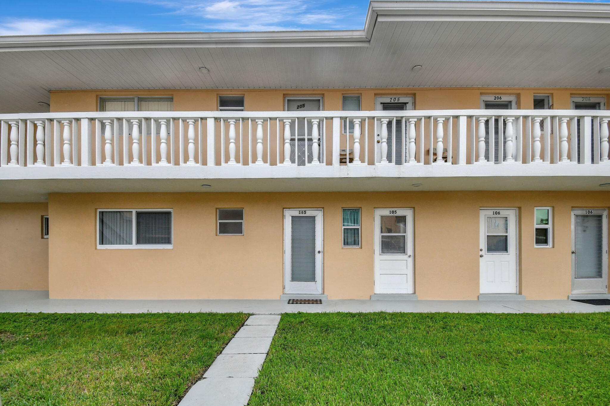 VILLAGE ROYALE CONDO 2 - Residential Lease