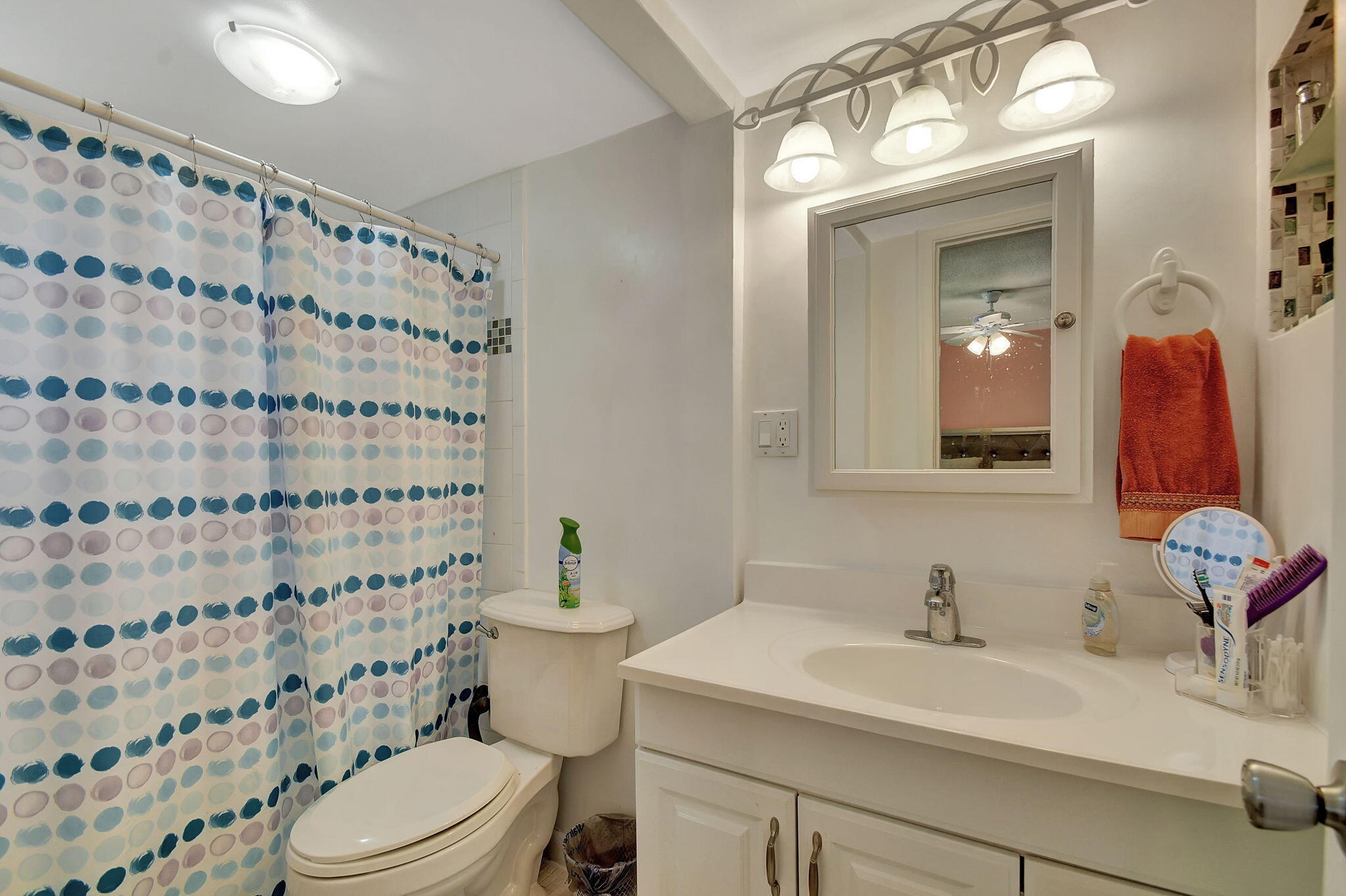 VILLAGE ROYALE CONDO 2 - Residential Lease