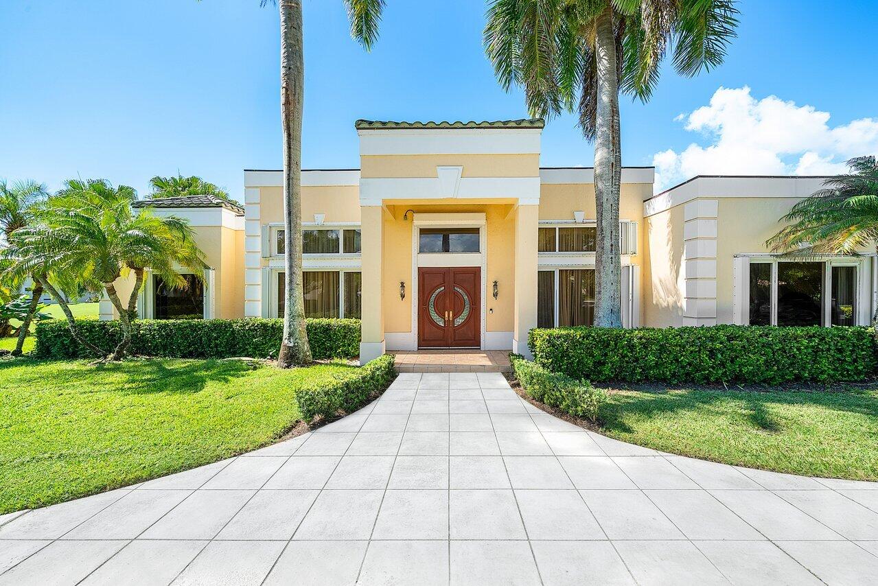 ADMIRALS COVE - Residential