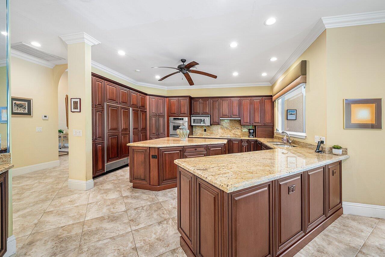 ADMIRALS COVE - Residential