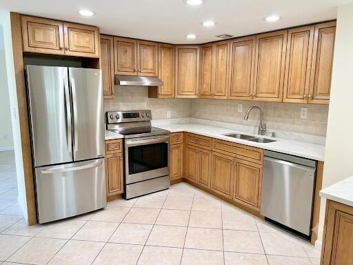 AINSLIE AT CENTURY VILLAGE CONDO - Residential
