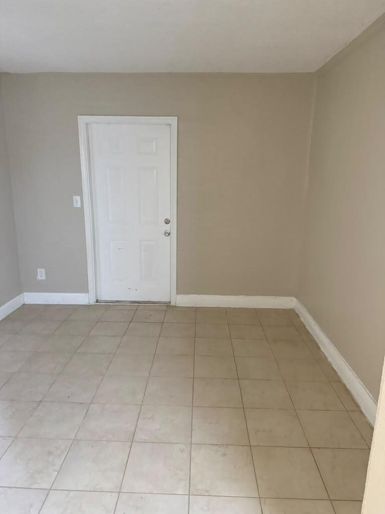 PALM BEACH SQUARE UNIT 2 - Residential Lease