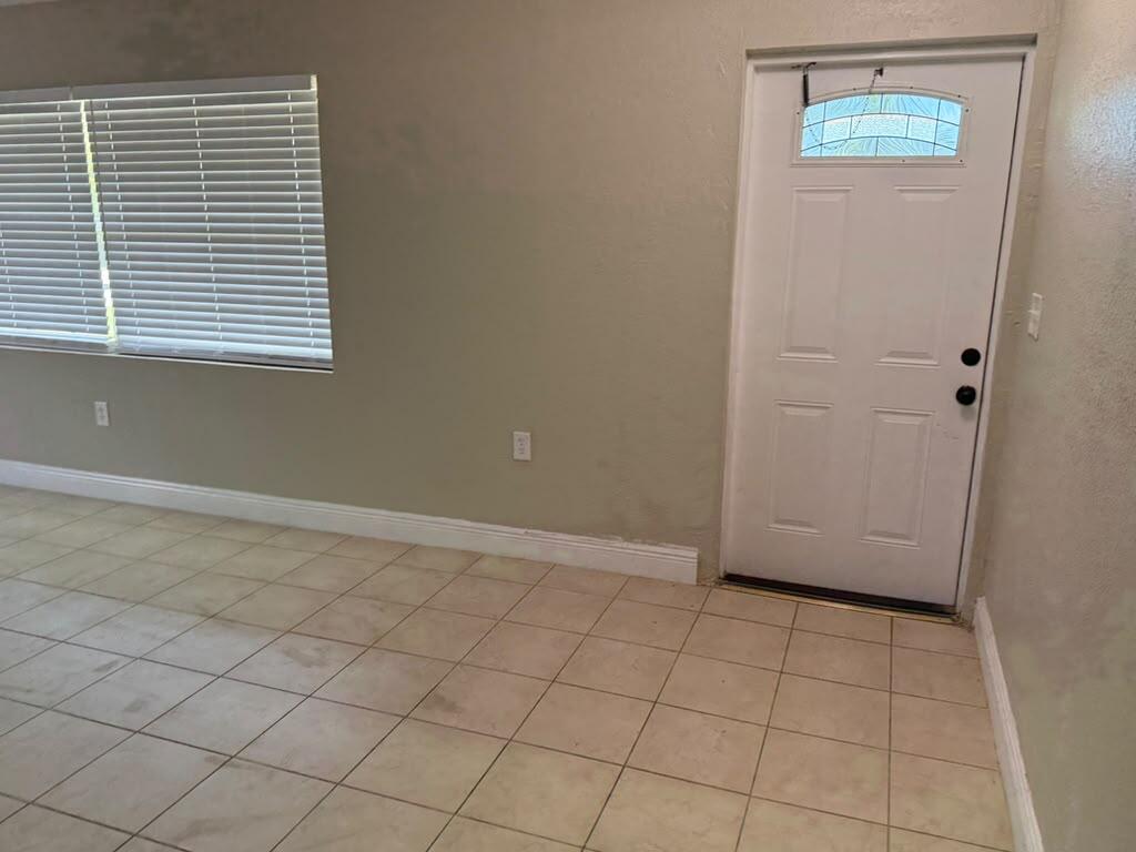 PALM BEACH SQUARE UNIT 2 - Residential Lease