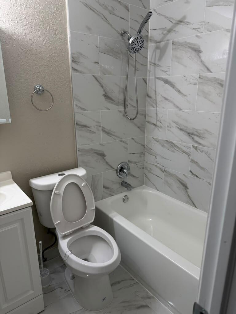 PALM BEACH SQUARE UNIT 2 - Residential Lease