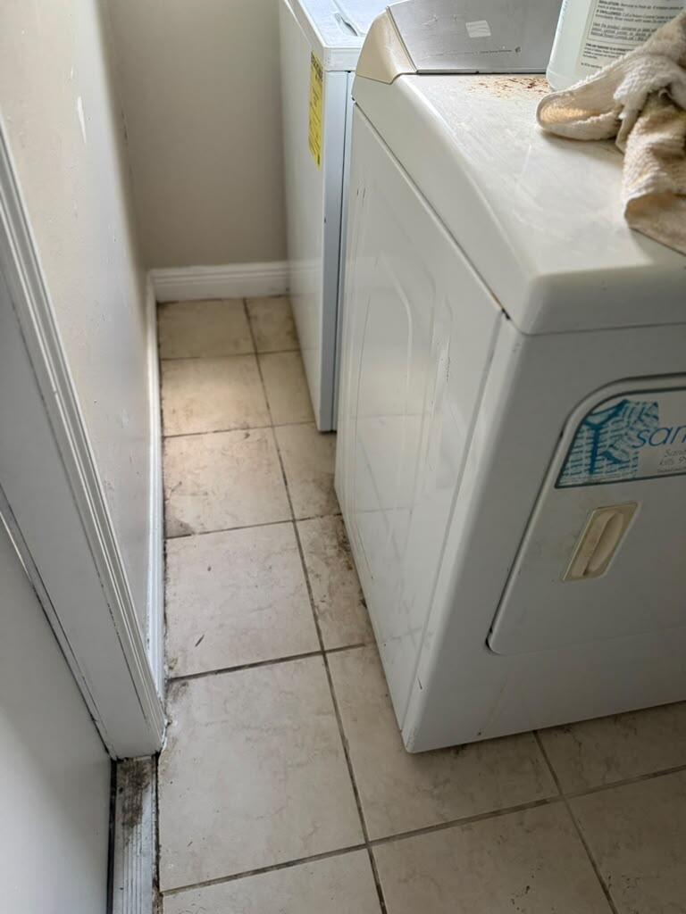 PALM BEACH SQUARE UNIT 2 - Residential Lease