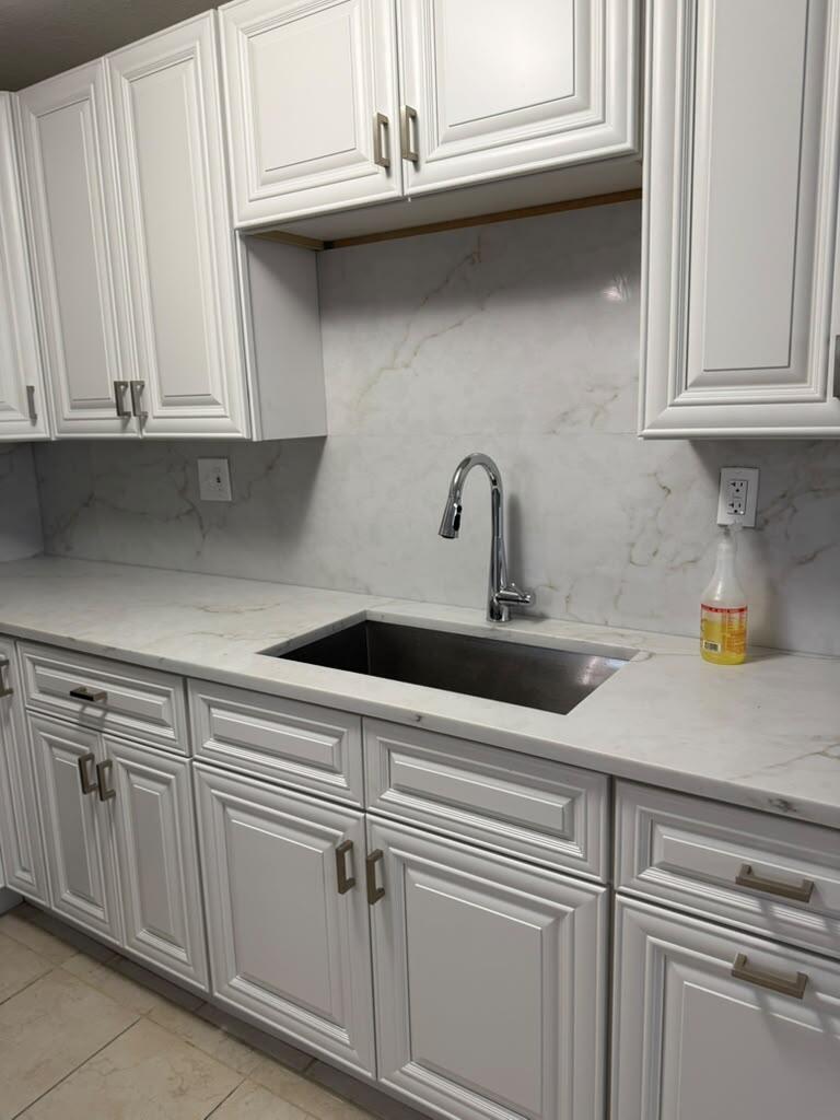 PALM BEACH SQUARE UNIT 2 - Residential Lease