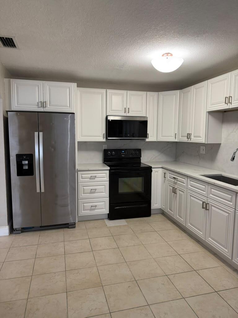 PALM BEACH SQUARE UNIT 2 - Residential Lease