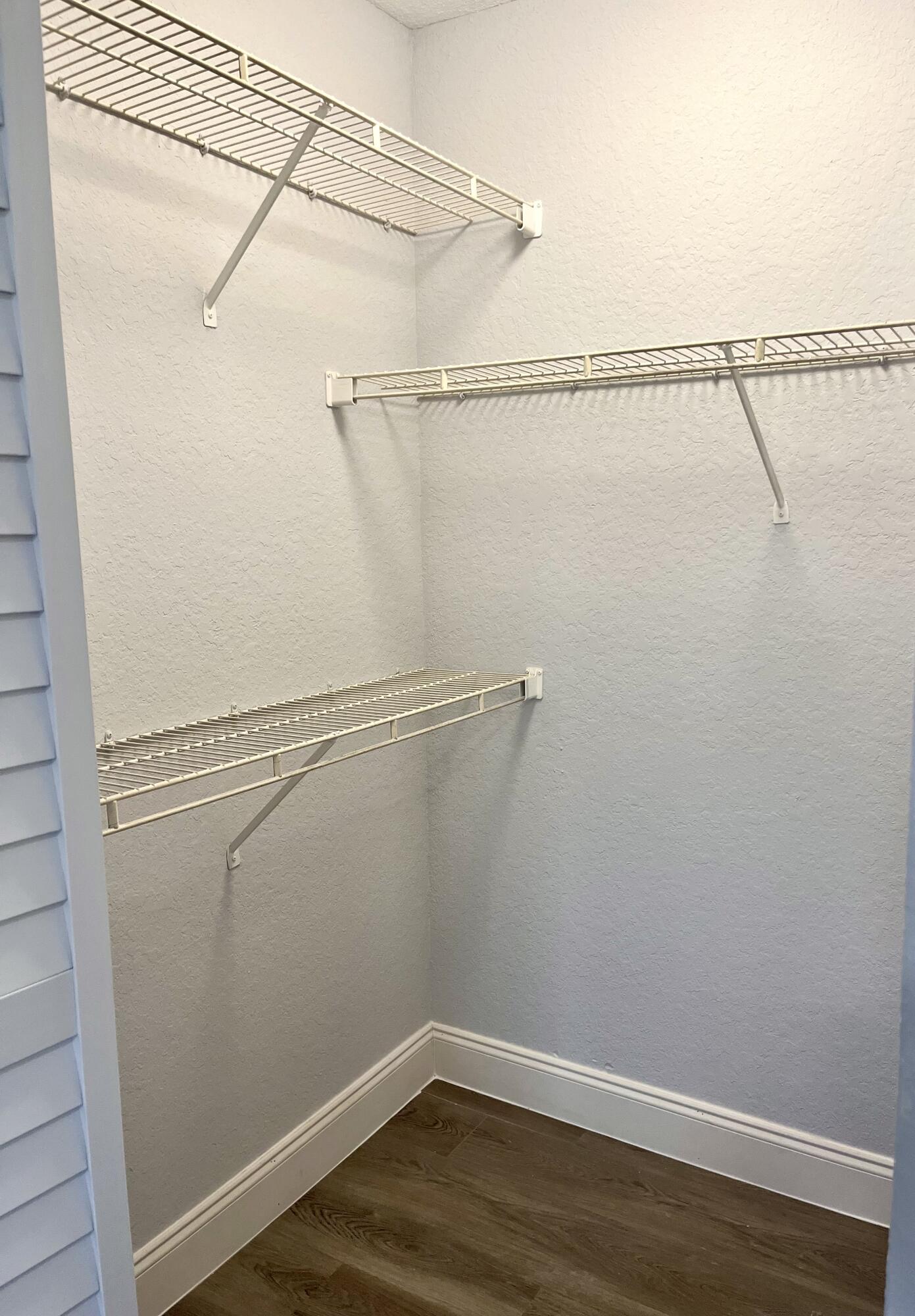 LAKEVIEW CLUB CONDO - Residential Lease