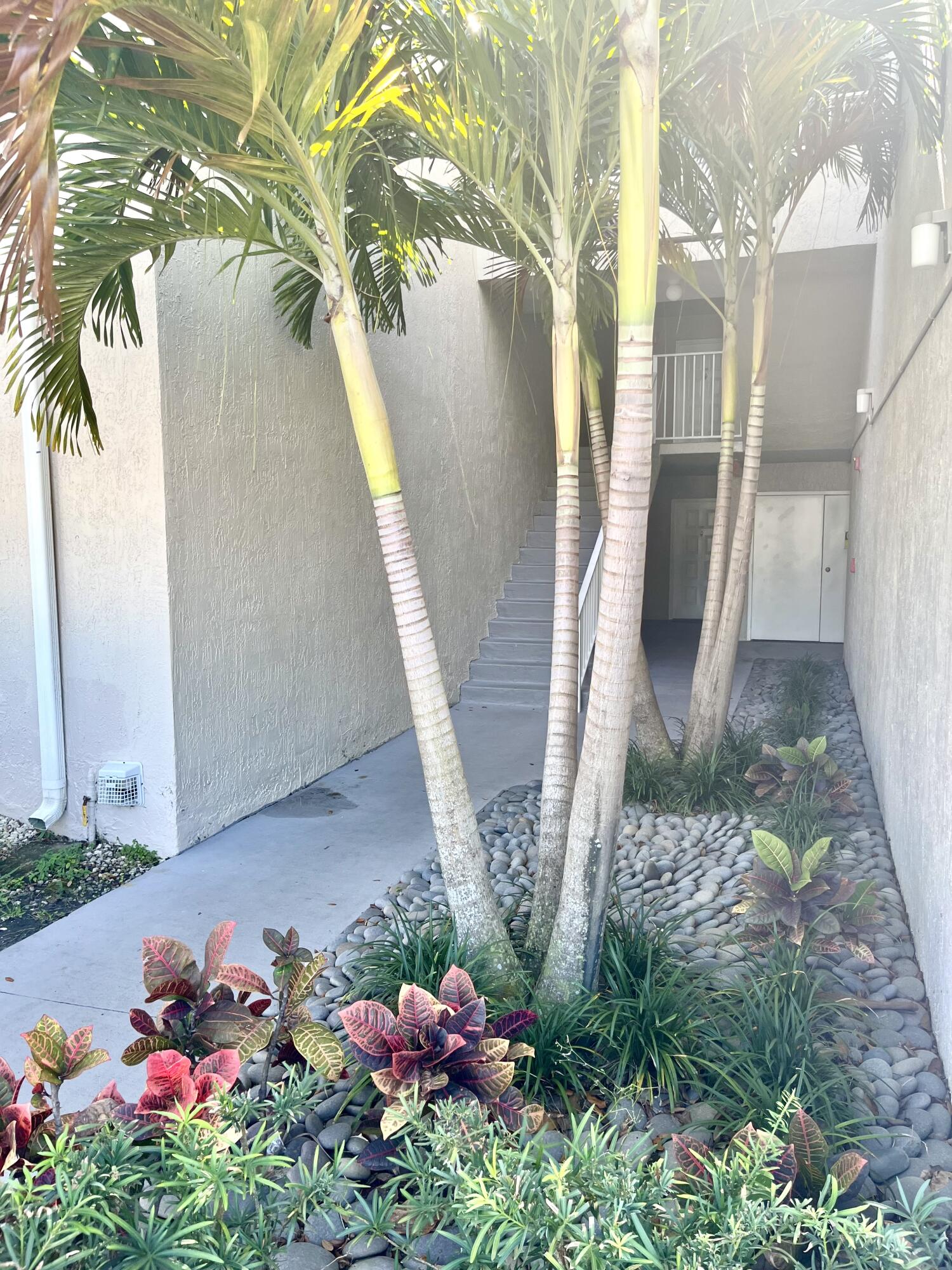 LAKEVIEW CLUB CONDO - Residential Lease