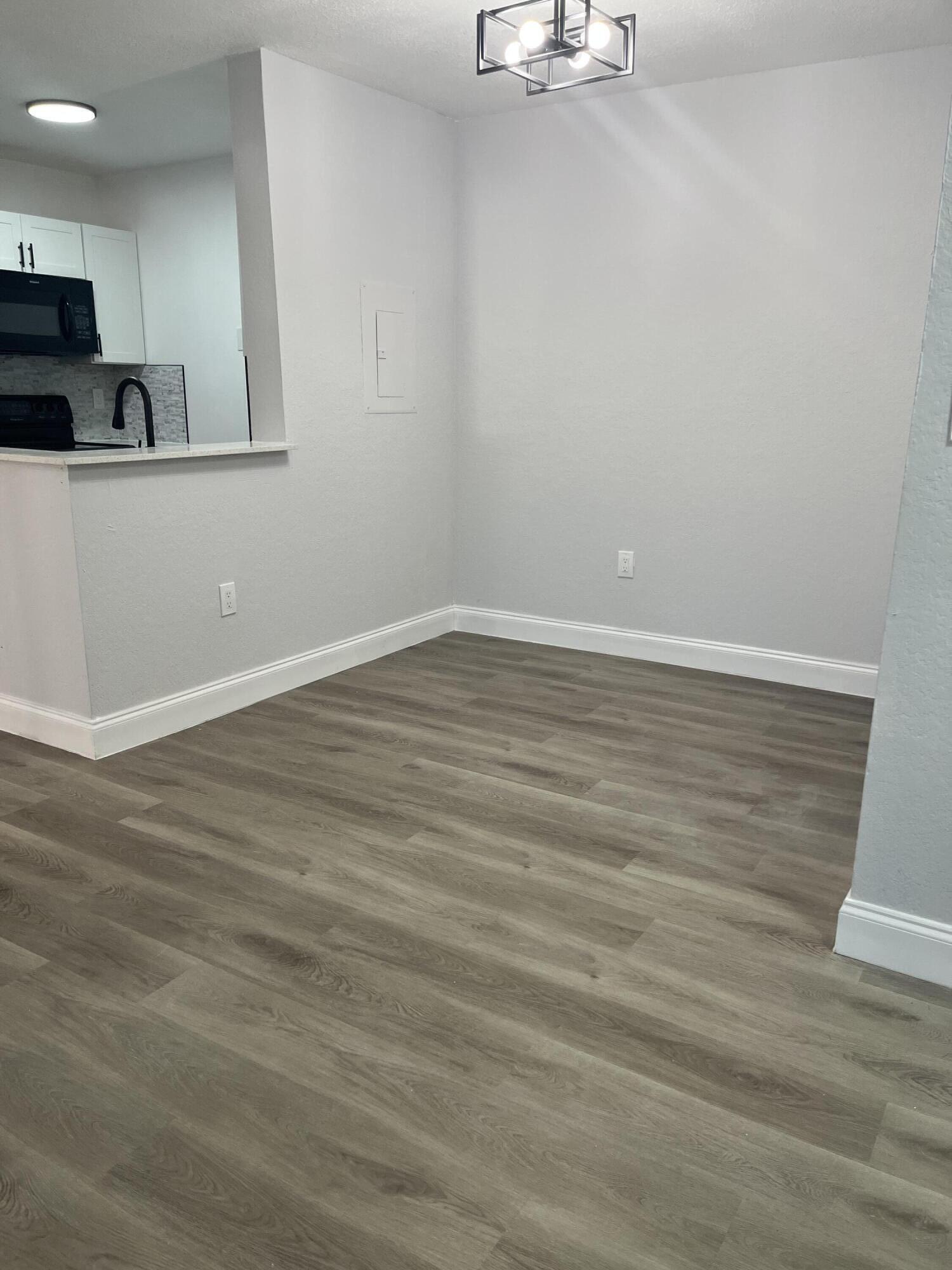 LAKEVIEW CLUB CONDO - Residential Lease
