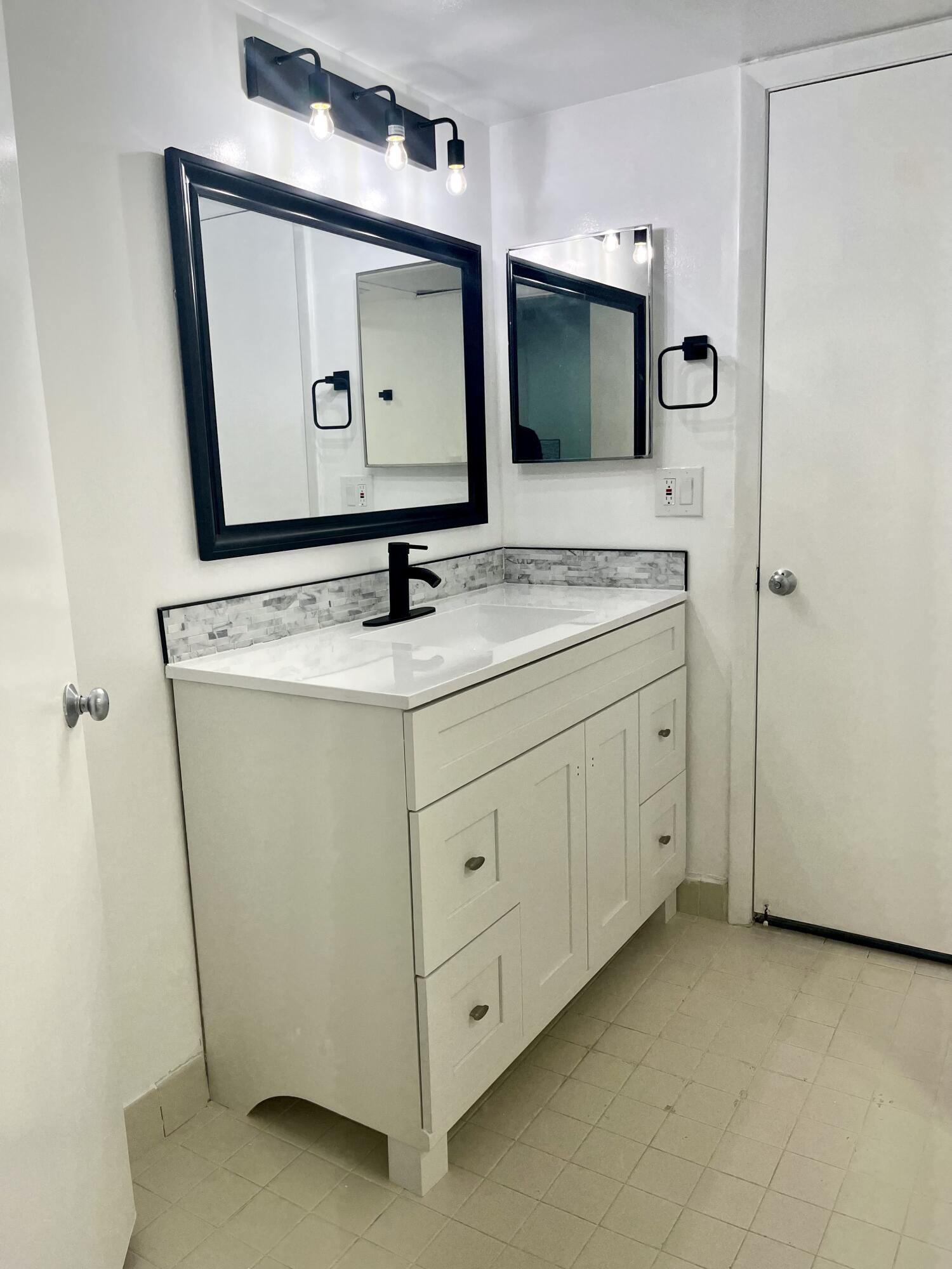 LAKEVIEW CLUB CONDO - Residential Lease