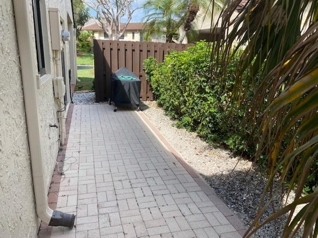 HORIZONS AF BOCA LAGO - Residential