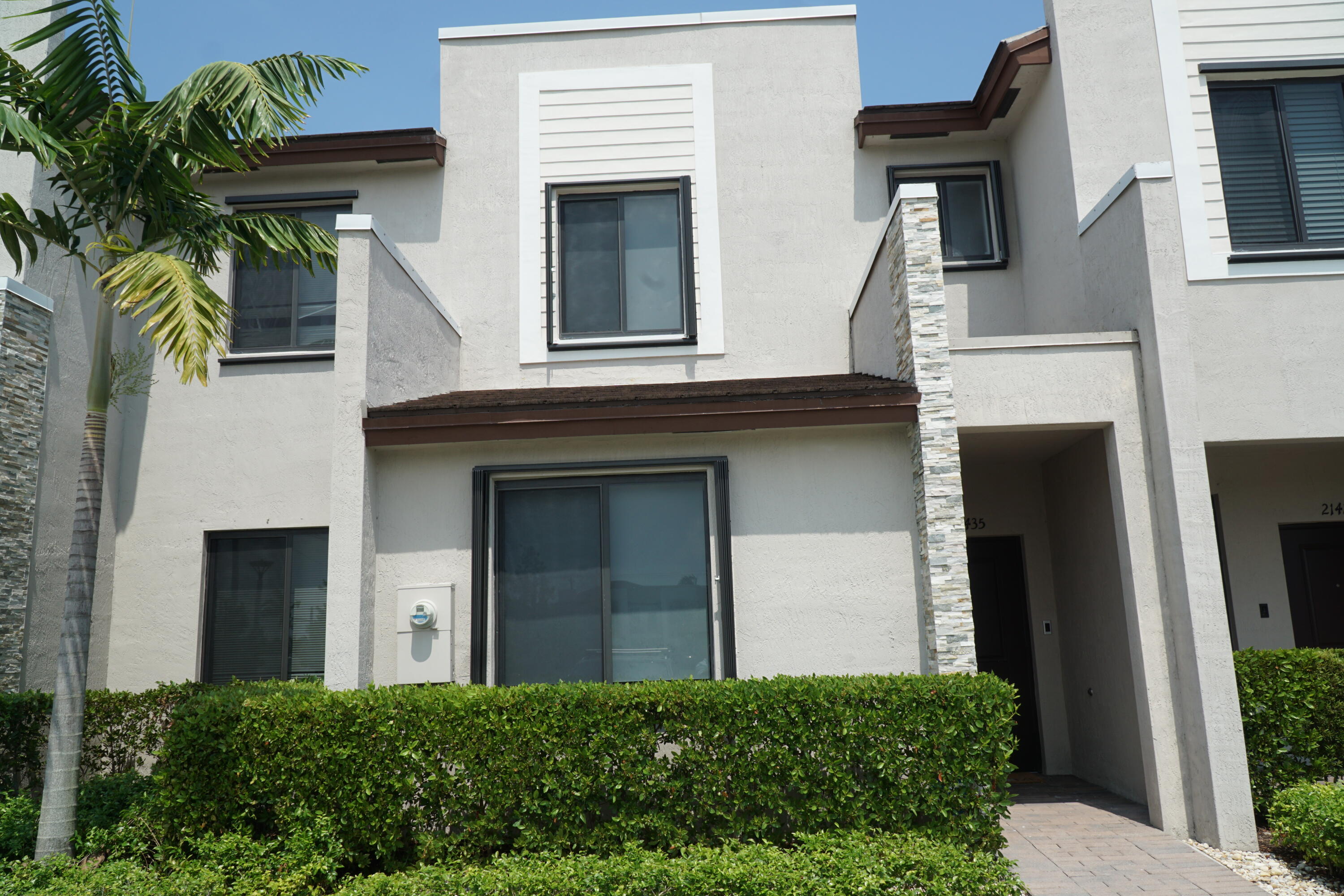 VIA VENTURA NEIGHBORHOOD 1 - Residential Lease
