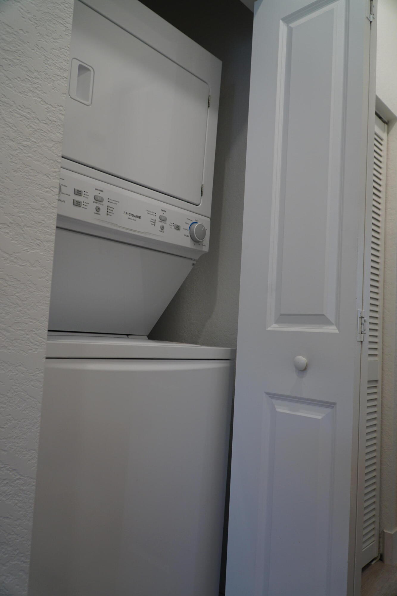 VIA VENTURA NEIGHBORHOOD 1 - Residential Lease