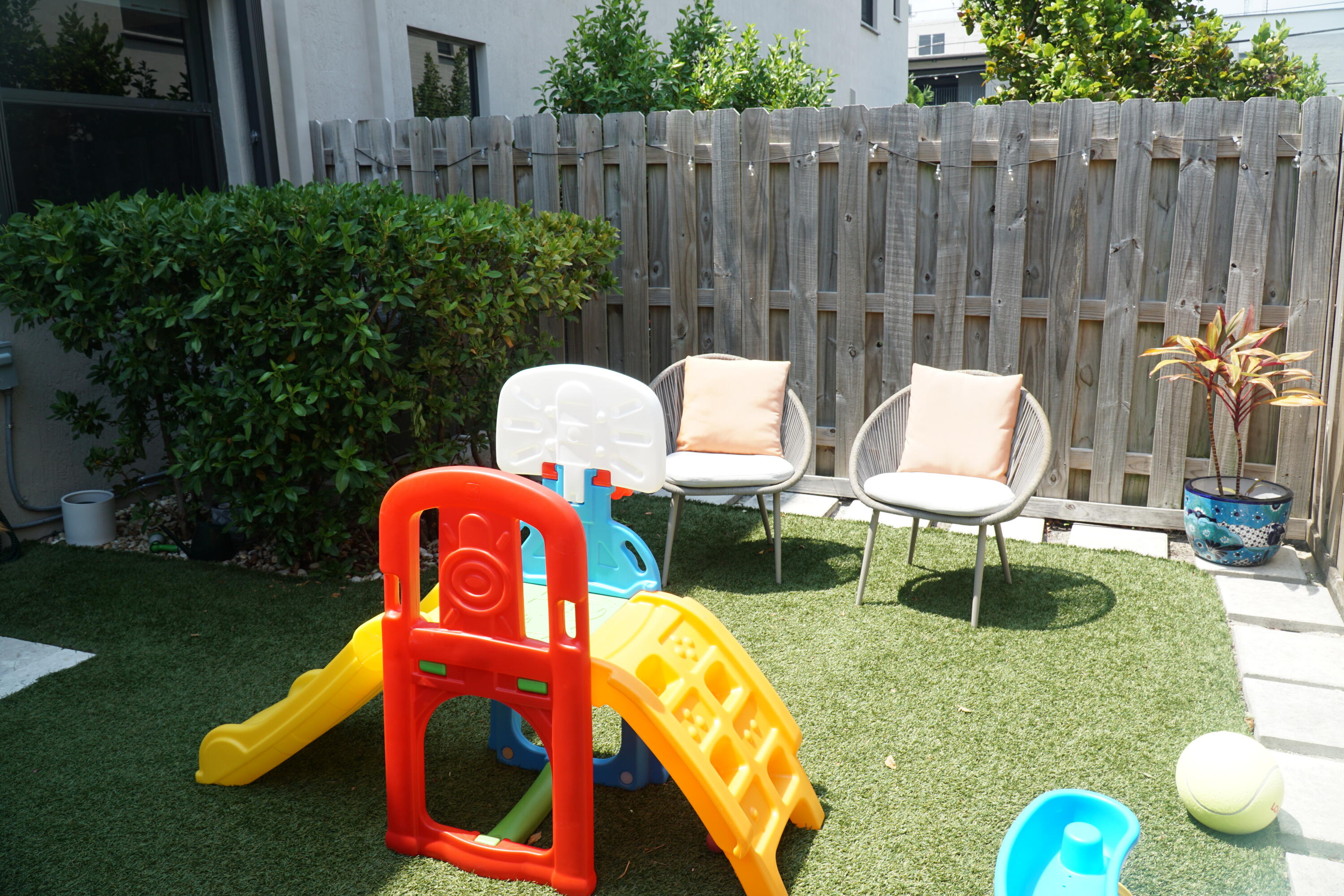 VIA VENTURA NEIGHBORHOOD 1 - Residential Lease