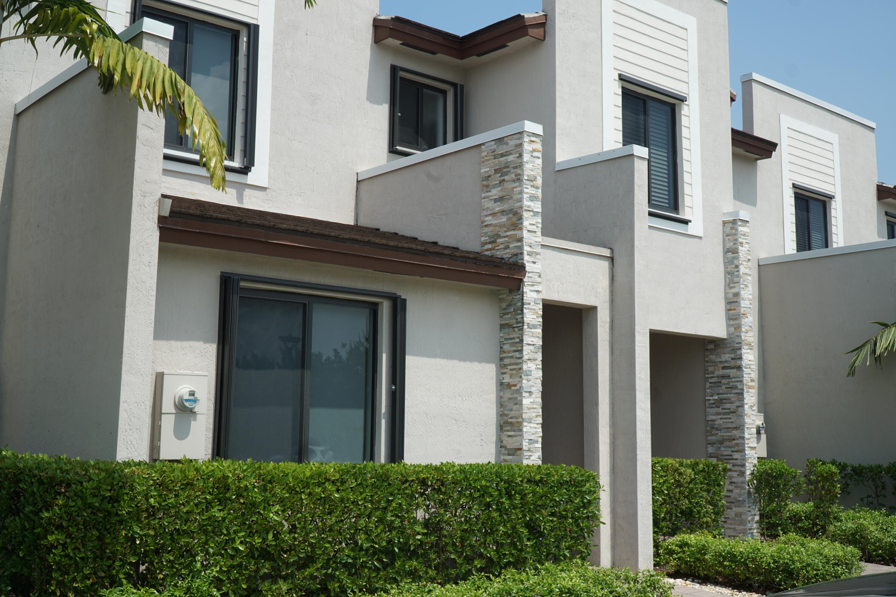 VIA VENTURA NEIGHBORHOOD 1 - Residential Lease