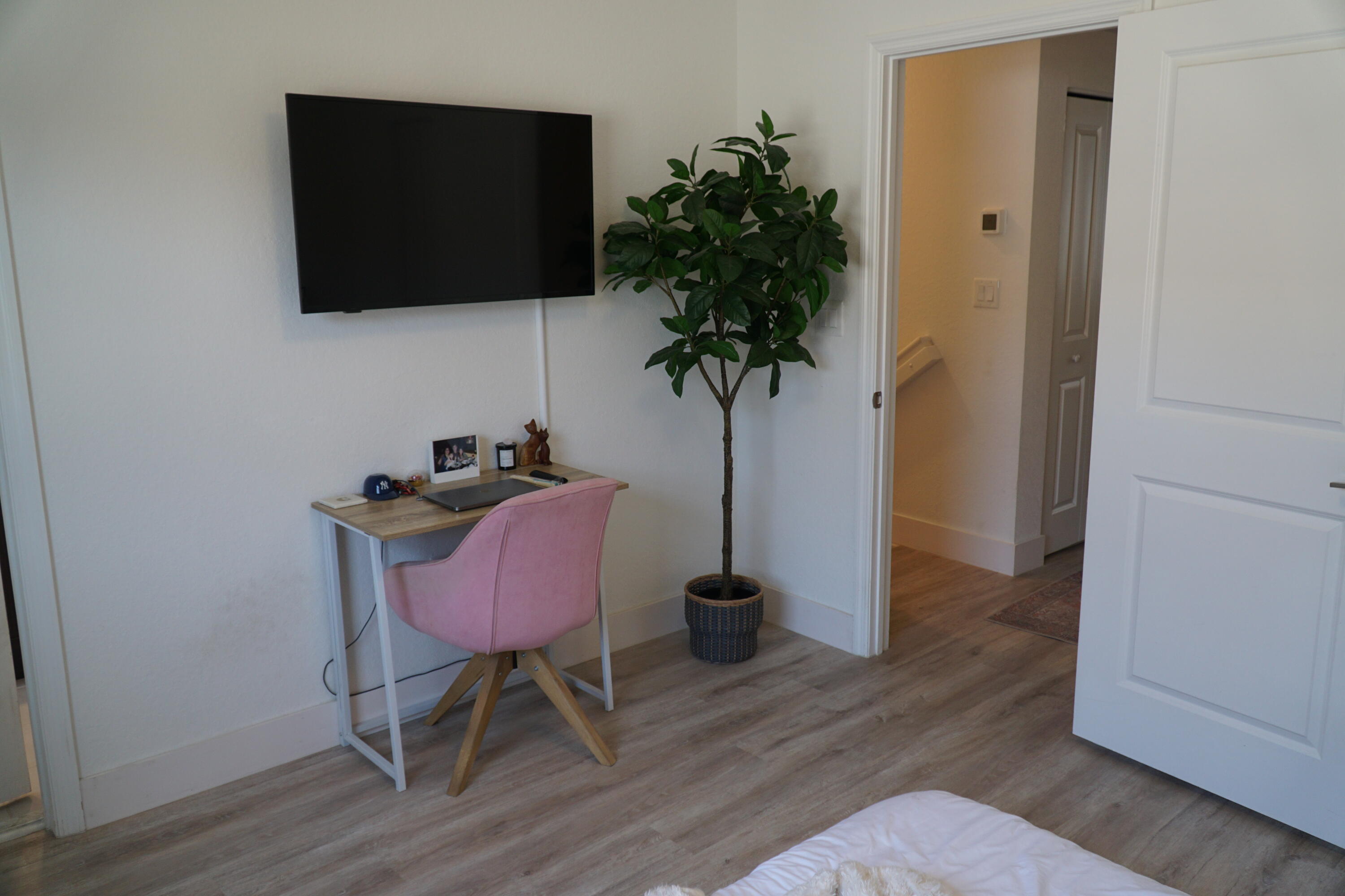VIA VENTURA NEIGHBORHOOD 1 - Residential Lease